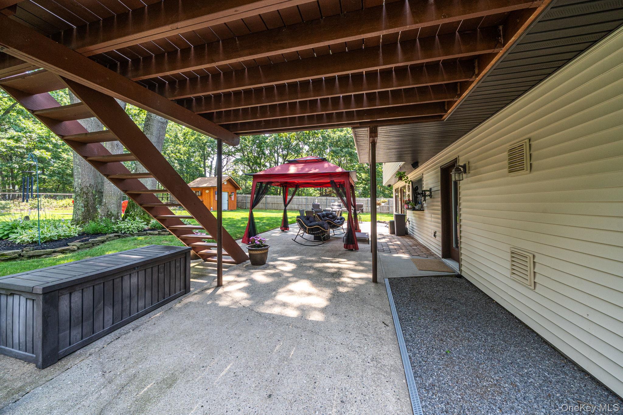 411 Robinson Avenue — photo 35