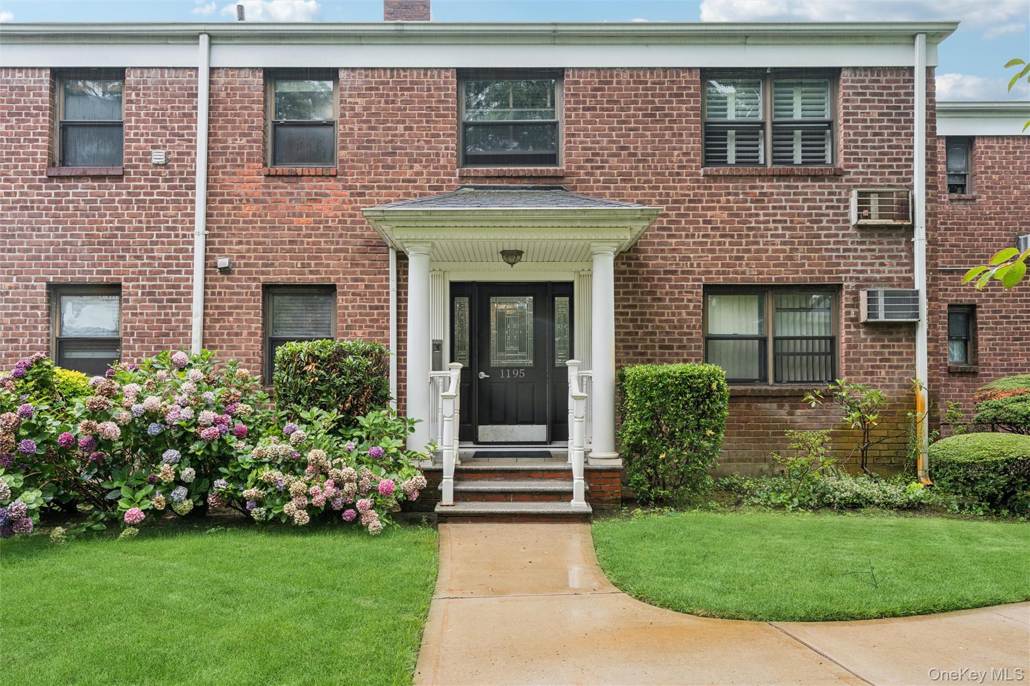 1195 E Broadway #L21 — photo 2