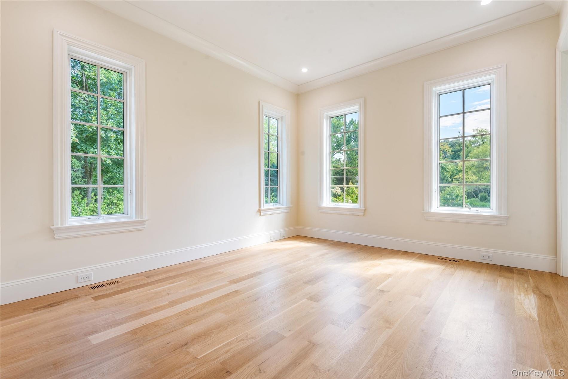 566 Shore Road — photo 34