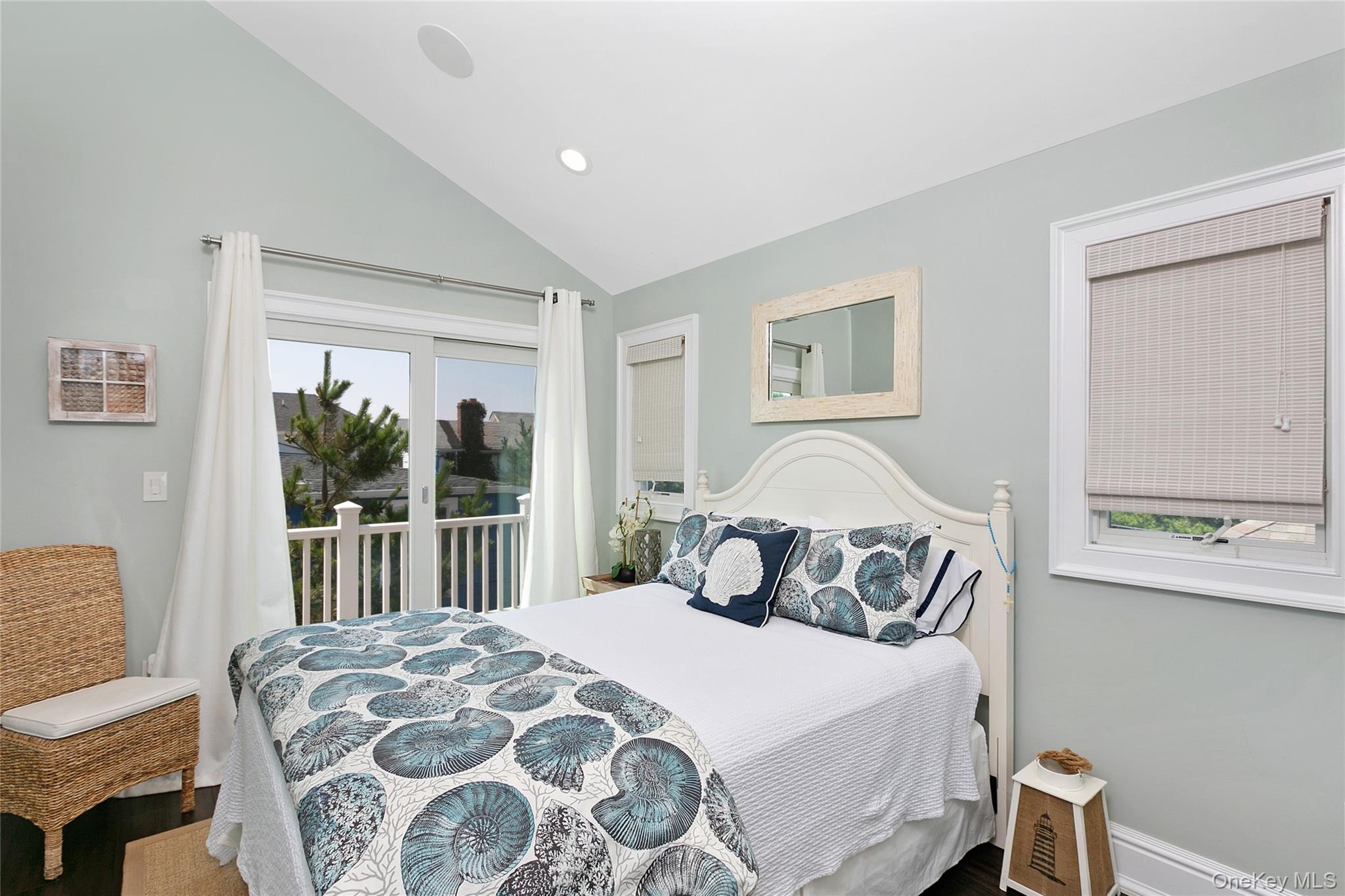 879 Oceanfront — photo 33