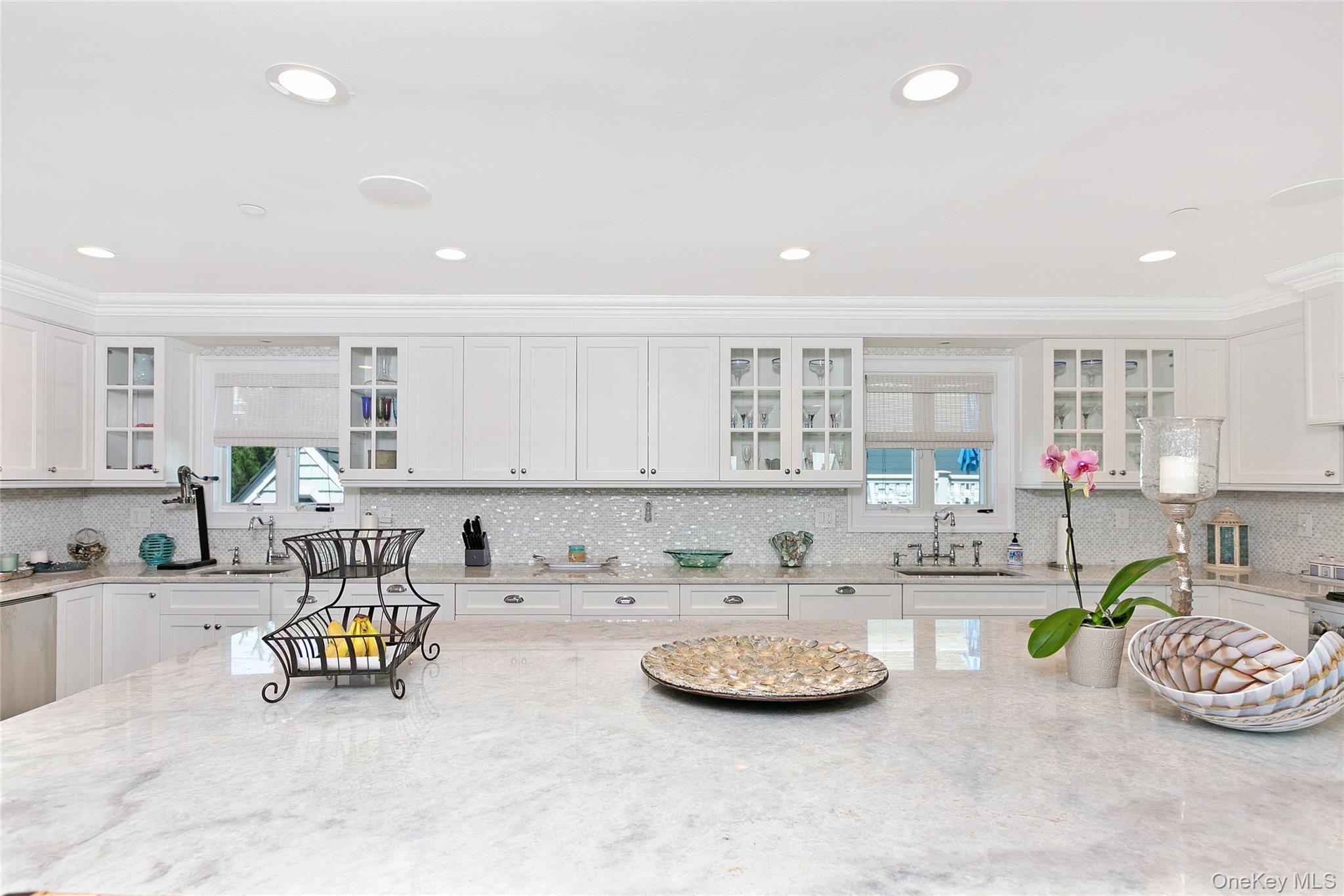 879 Oceanfront — photo 4