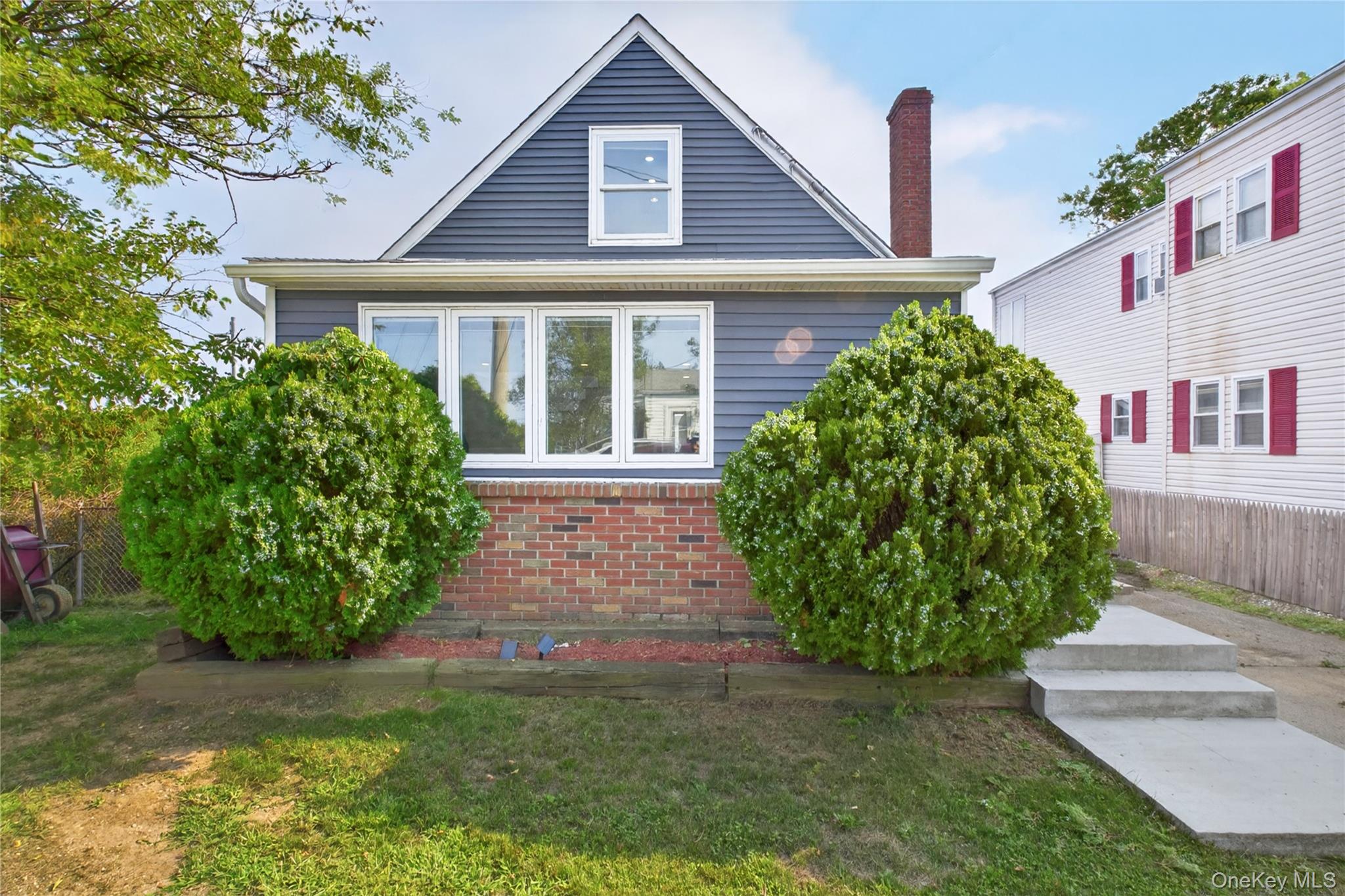 16 Dewey Street, East Rockaway