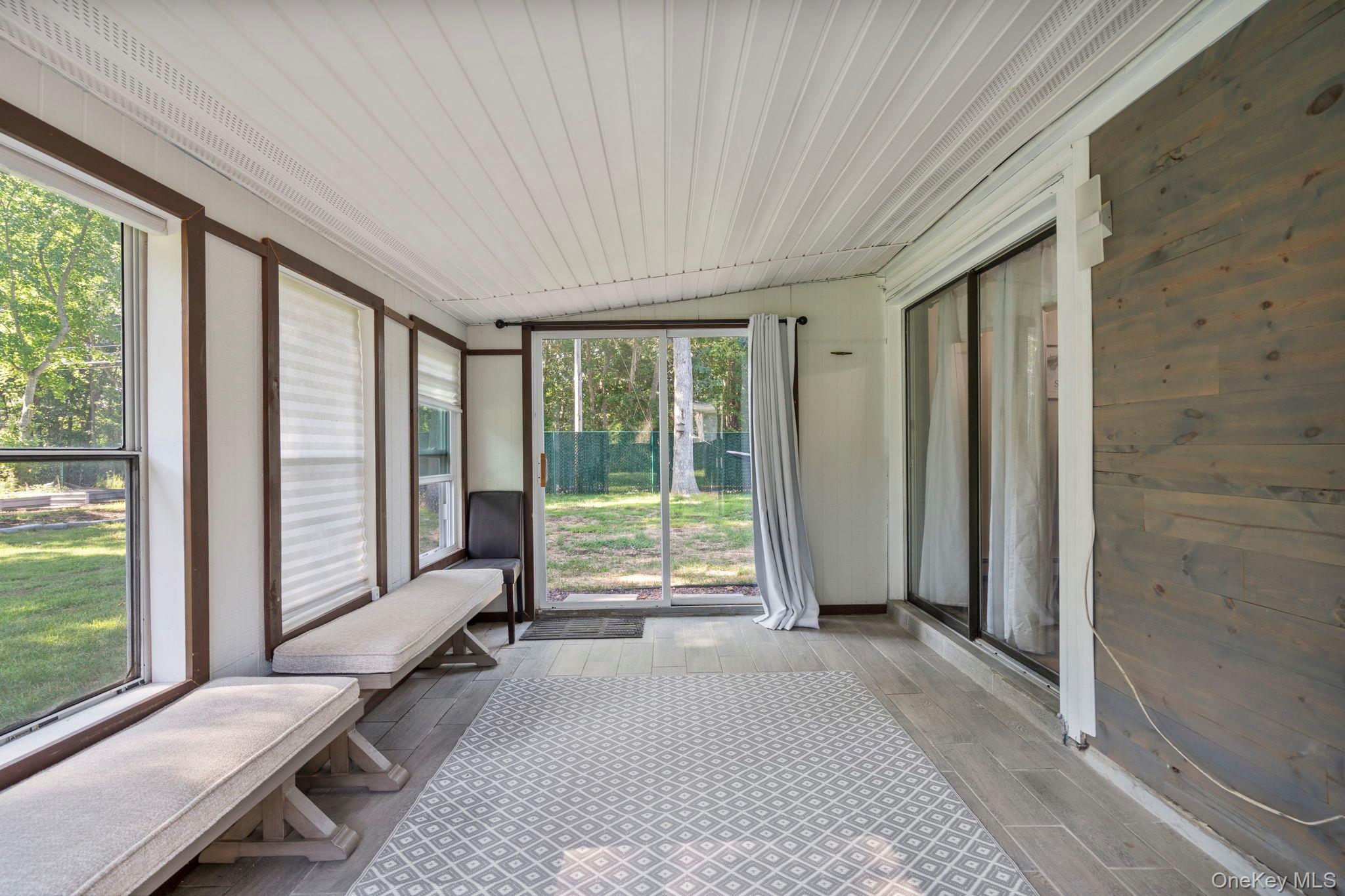 28 Yaphank Avenue — photo 12
