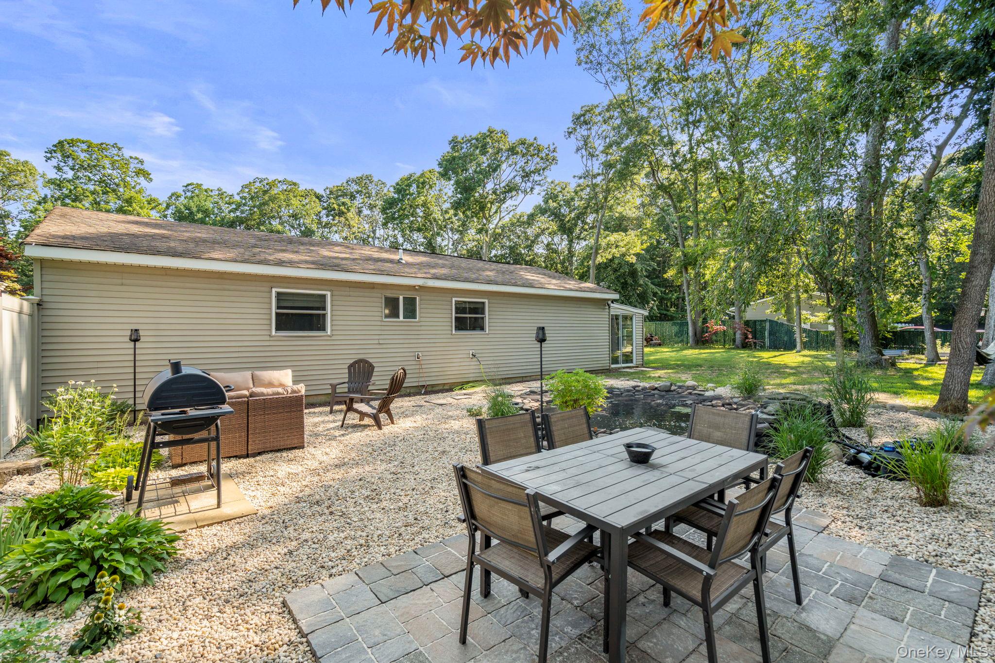 28 Yaphank Avenue — photo 13