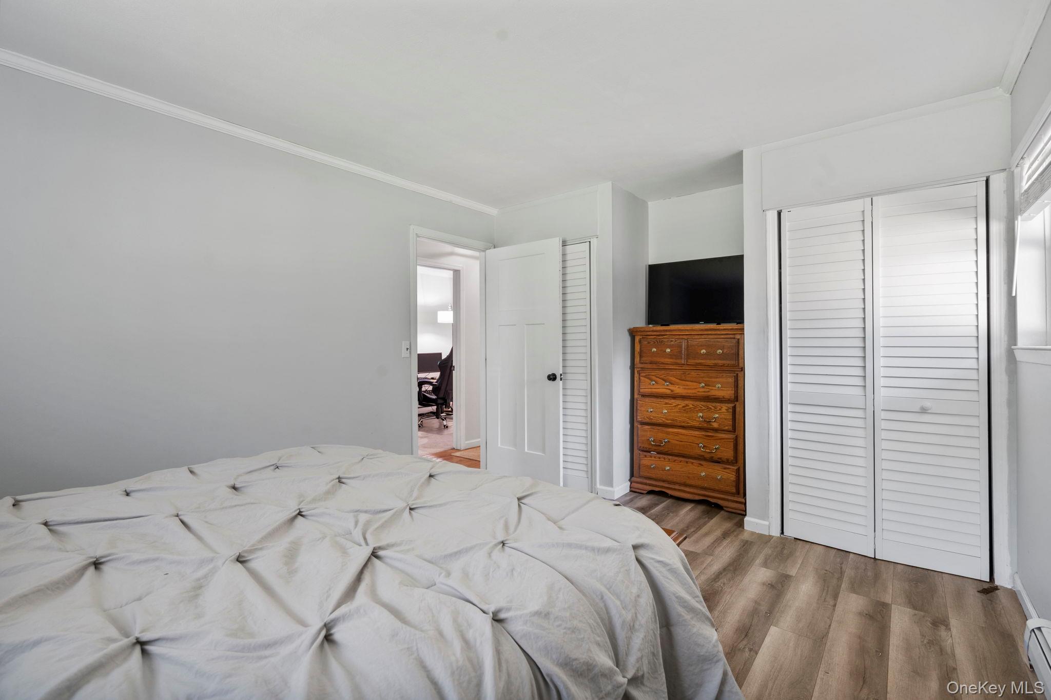 28 Yaphank Avenue — photo 7
