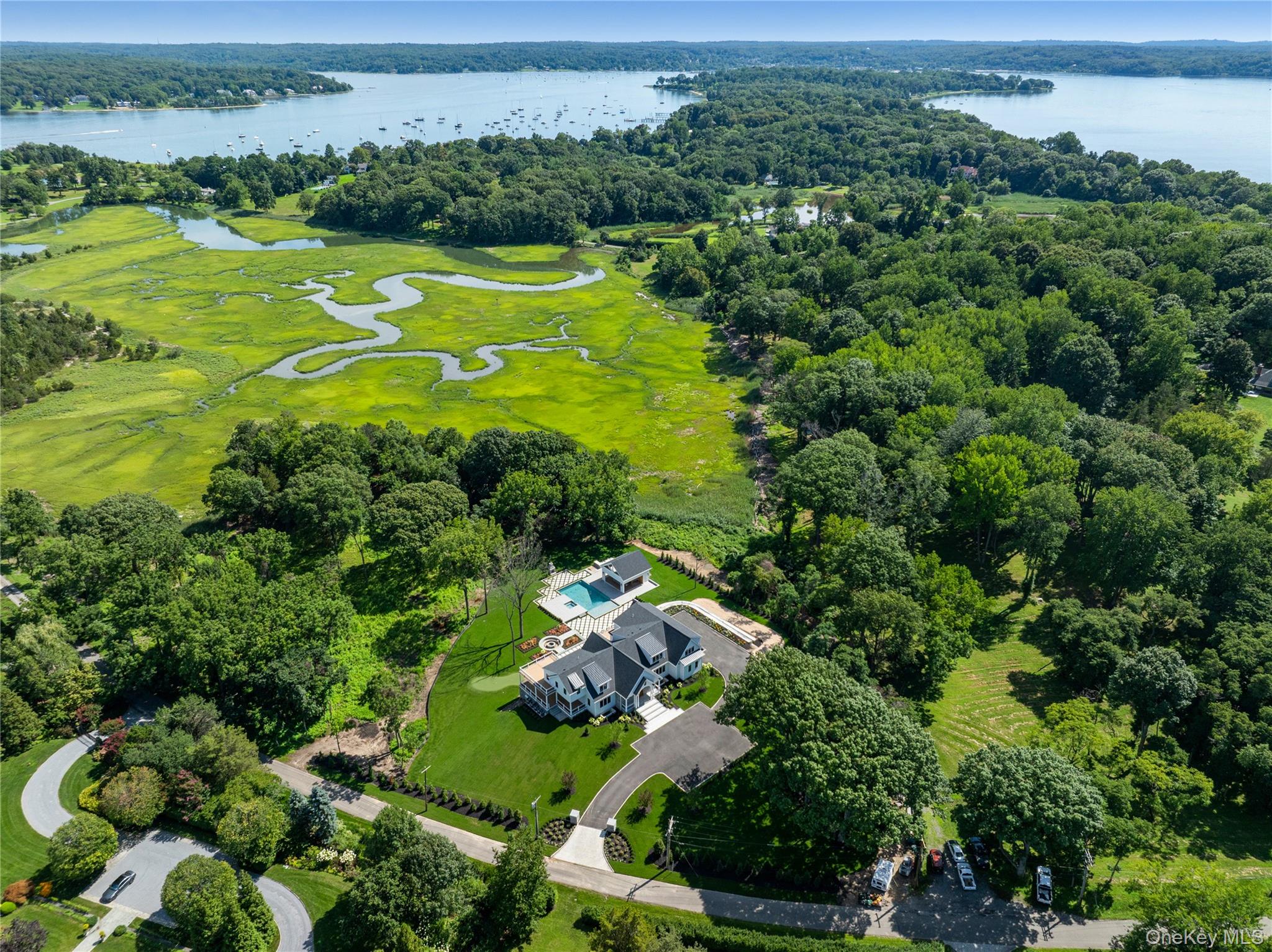 220 Beach Road, Centre Island