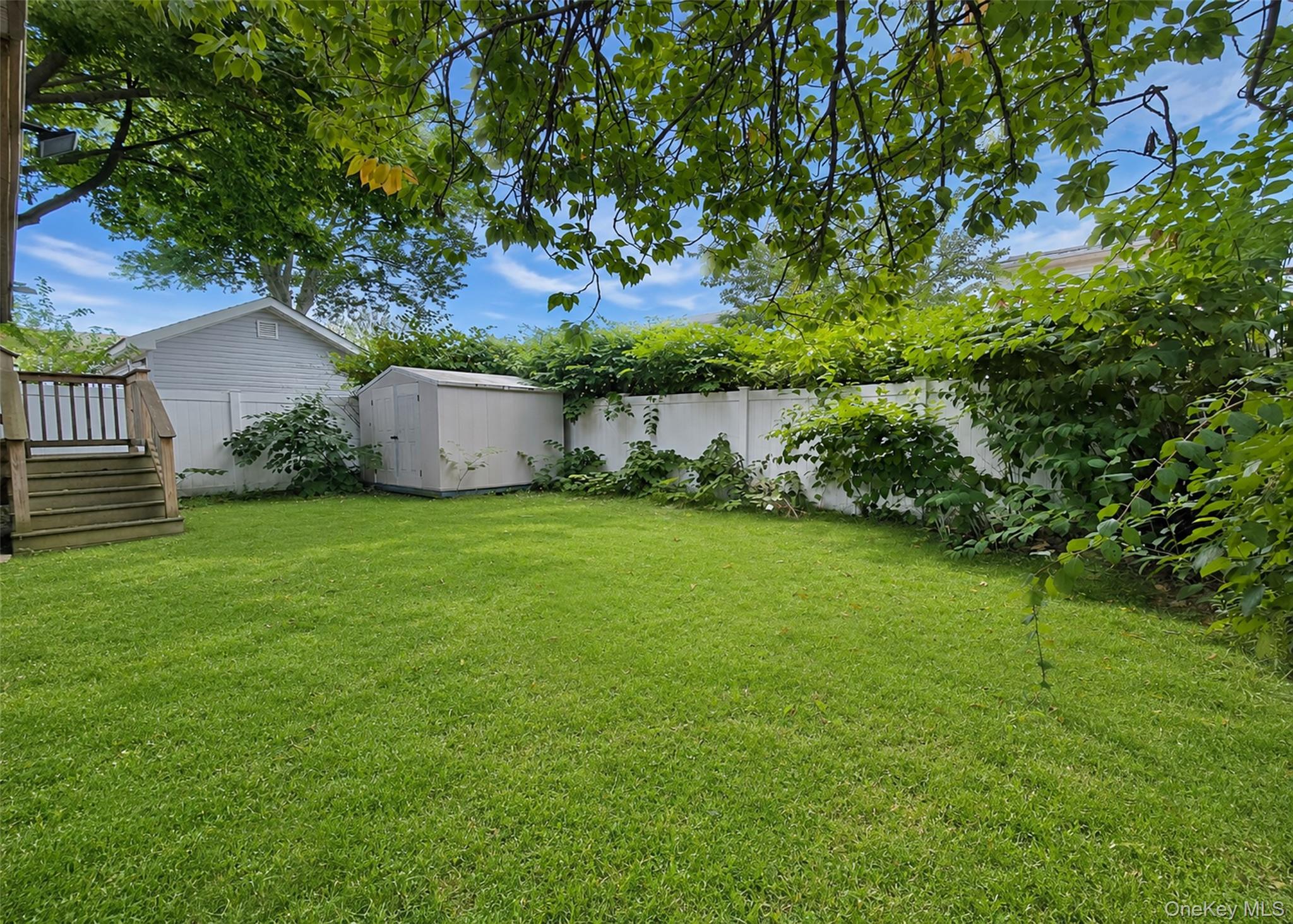 11 Farragut Avenue — photo 21