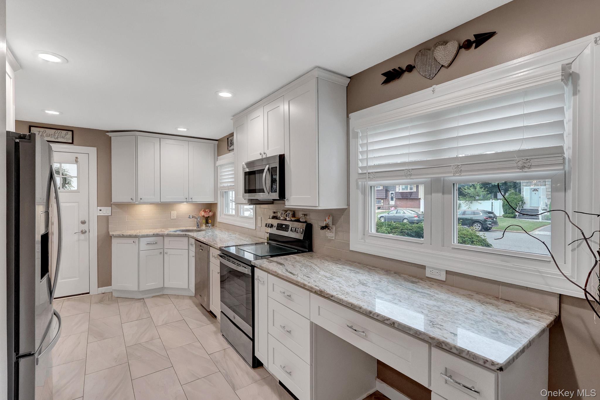 121 Wright Avenue — photo 12