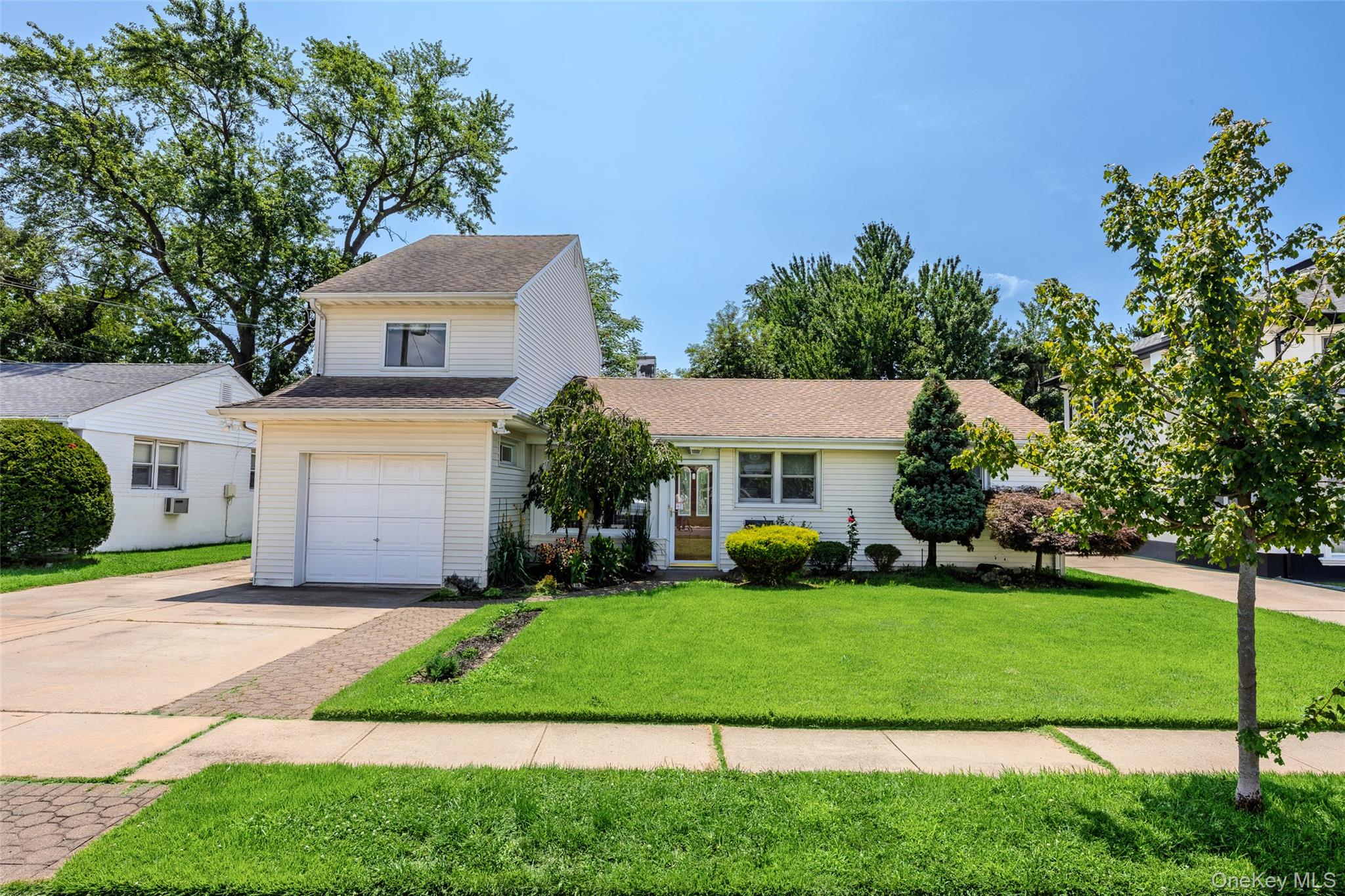 79 Spruce Lane, Valley Stream