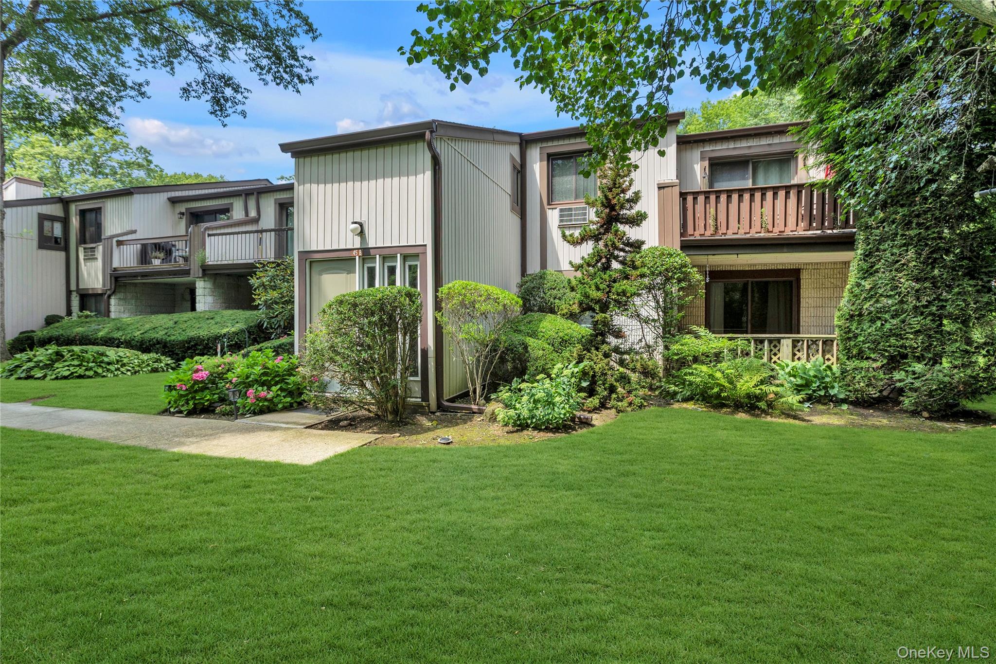 45 Richmond Boulevard #2B, Ronkonkoma