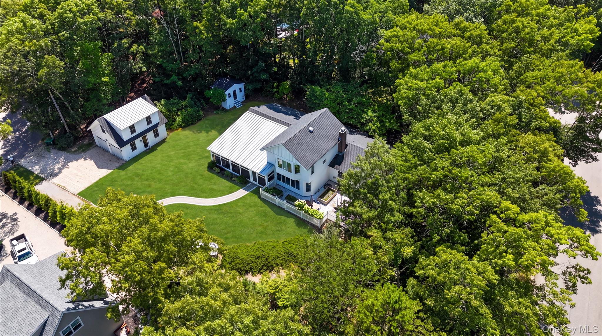 36 Breezy Drive — photo 2