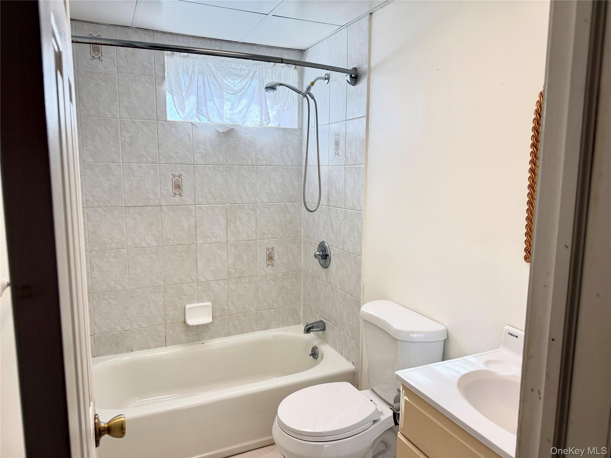 356 Woodfield Road — photo 23