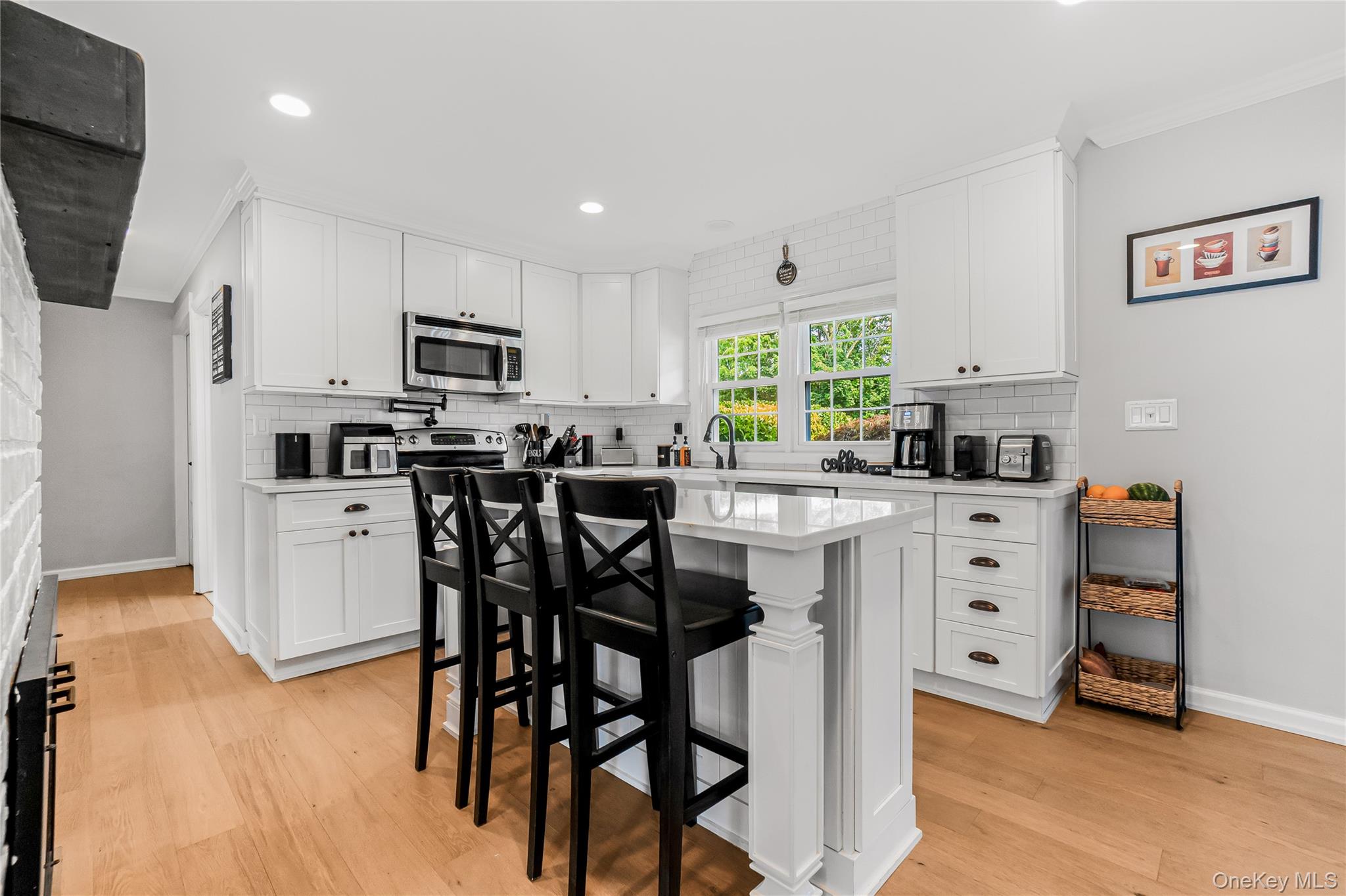 93 Duckpond Drive — photo 4