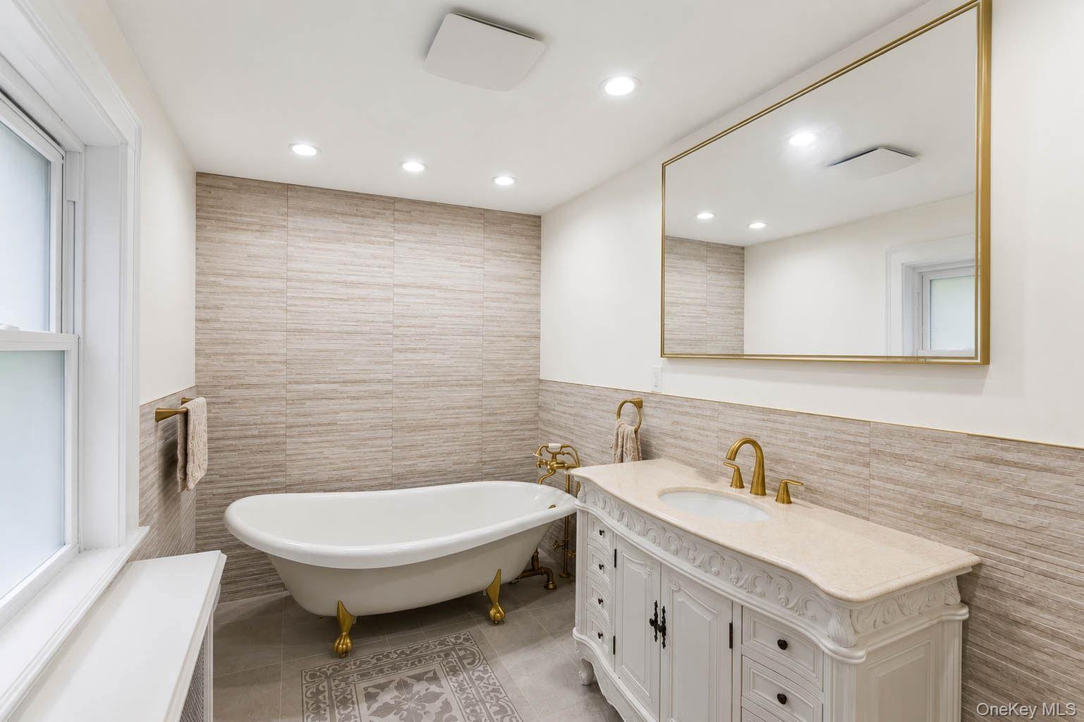450 Oyster Bay Road — photo 16
