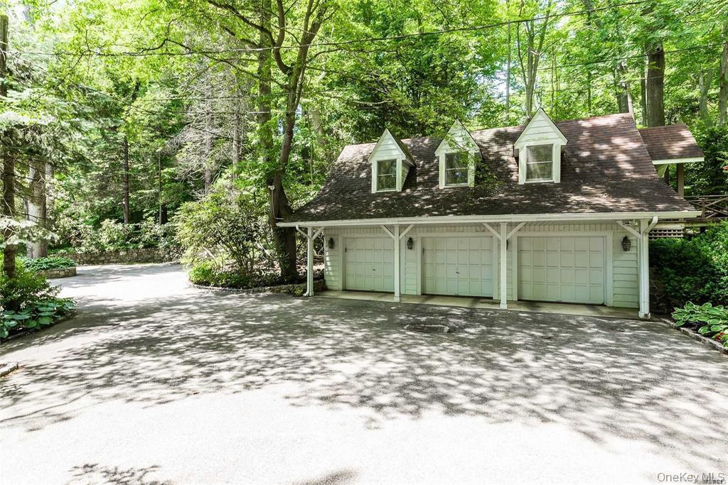 450 Oyster Bay Road — photo 24