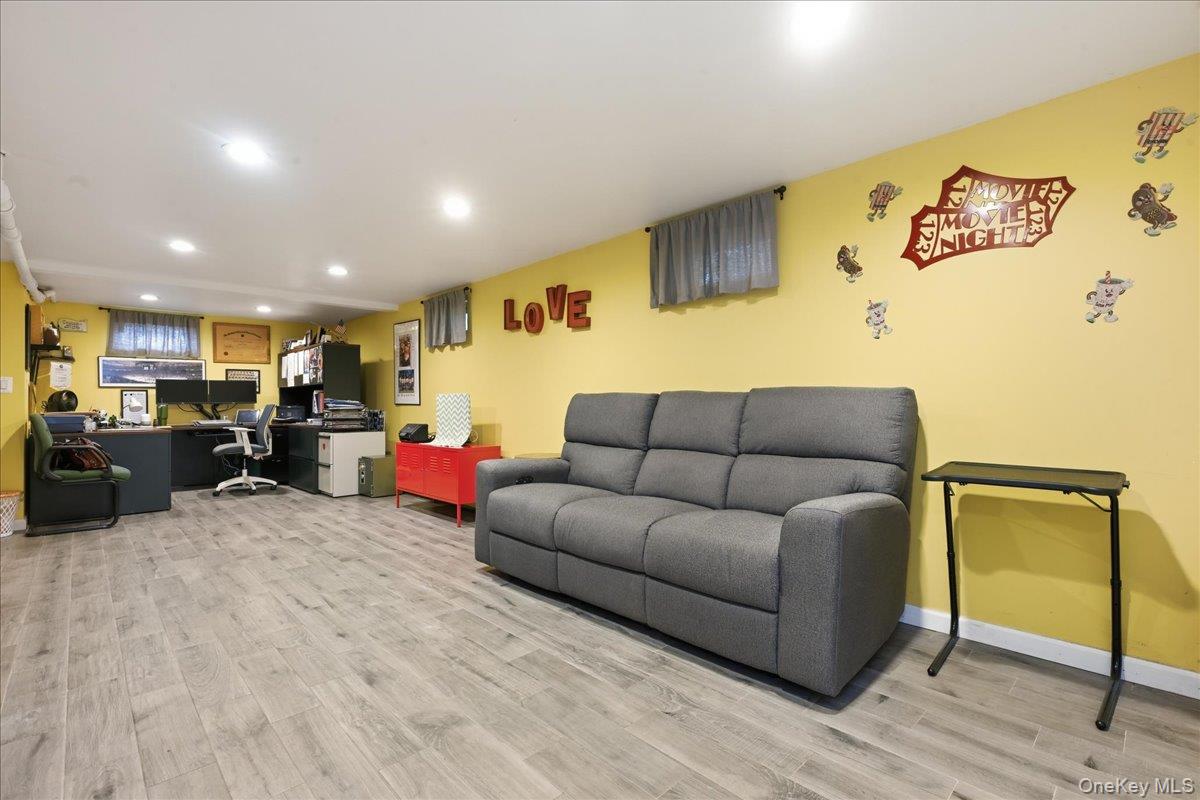 710 Premier Boulevard — photo 23