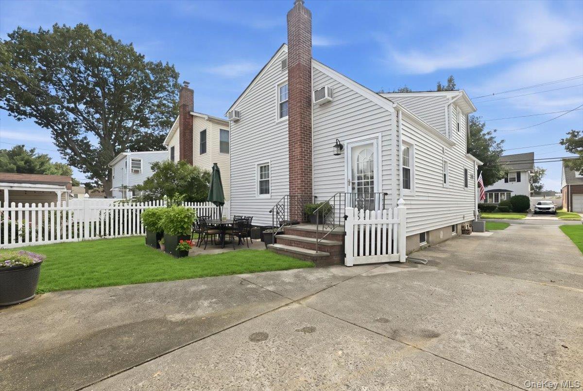 710 Premier Boulevard — photo 30
