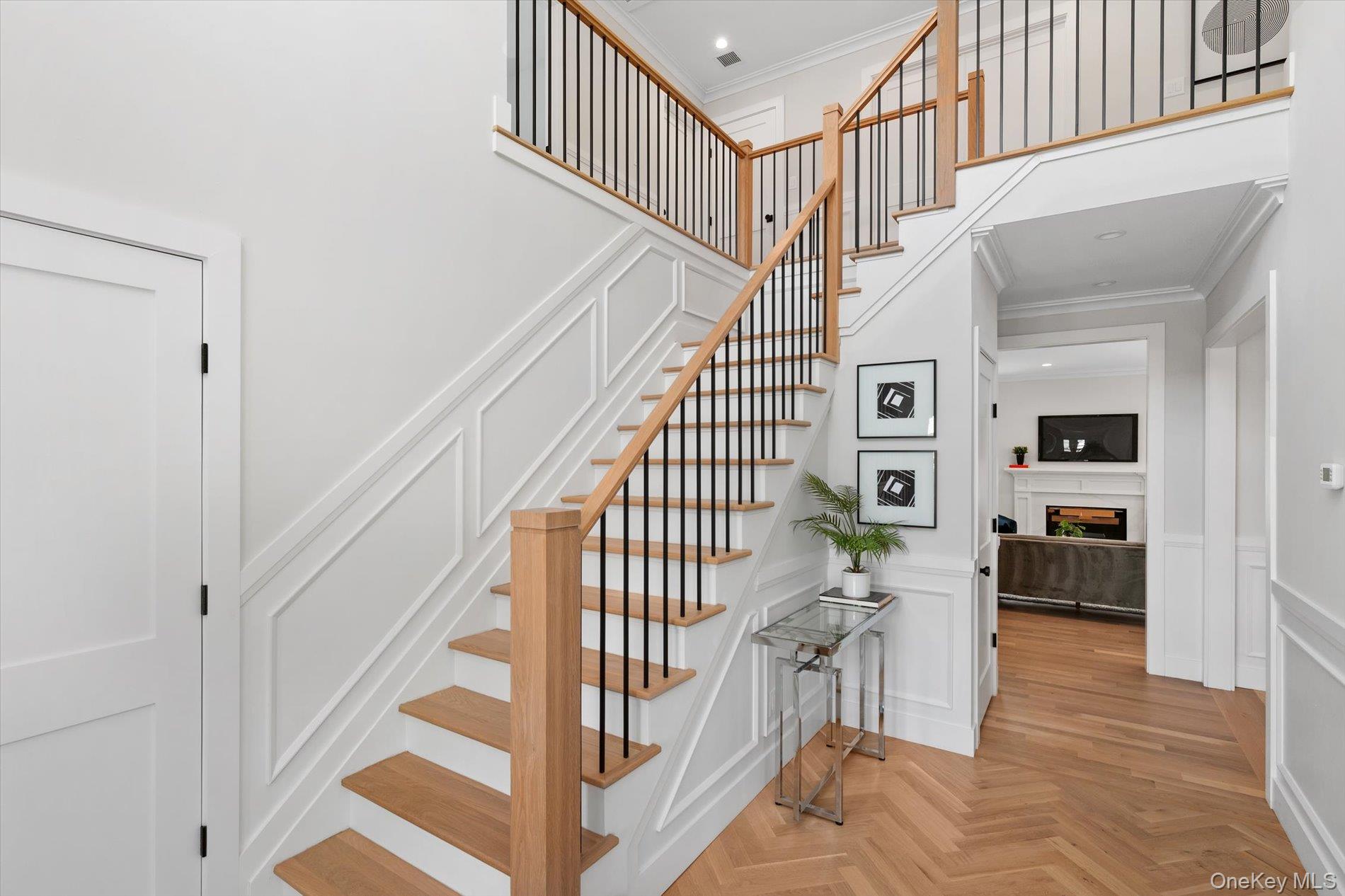 11 Forest Lane — photo 2