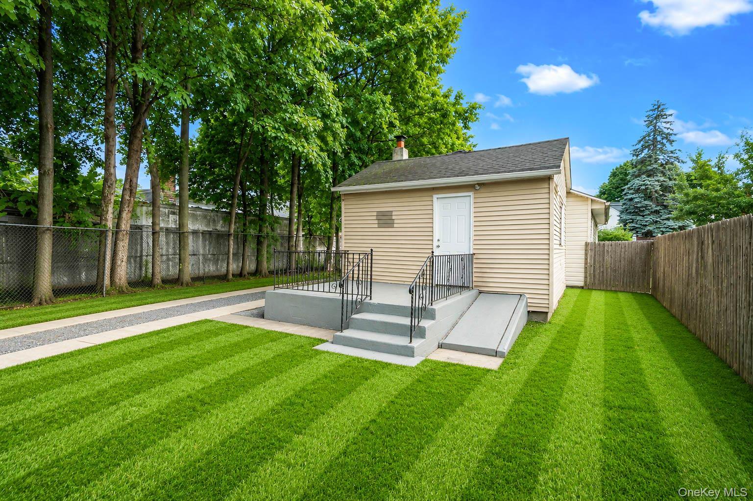 263 Valcour Avenue — photo 8
