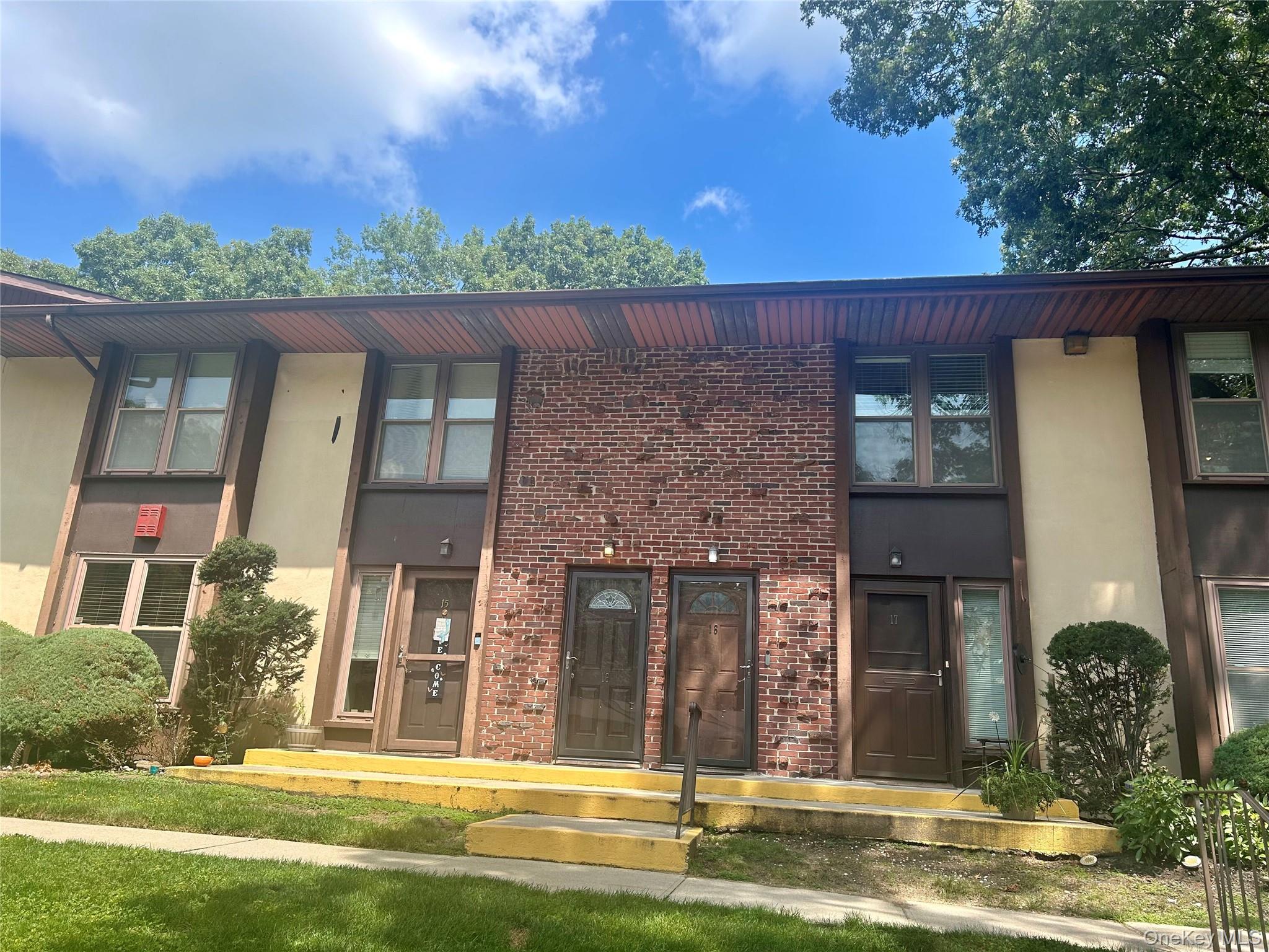 18 Cedar Court #18, Selden