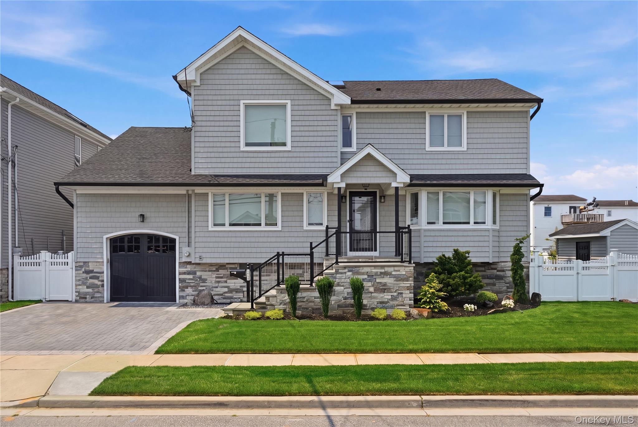 905 6th Street, Lindenhurst