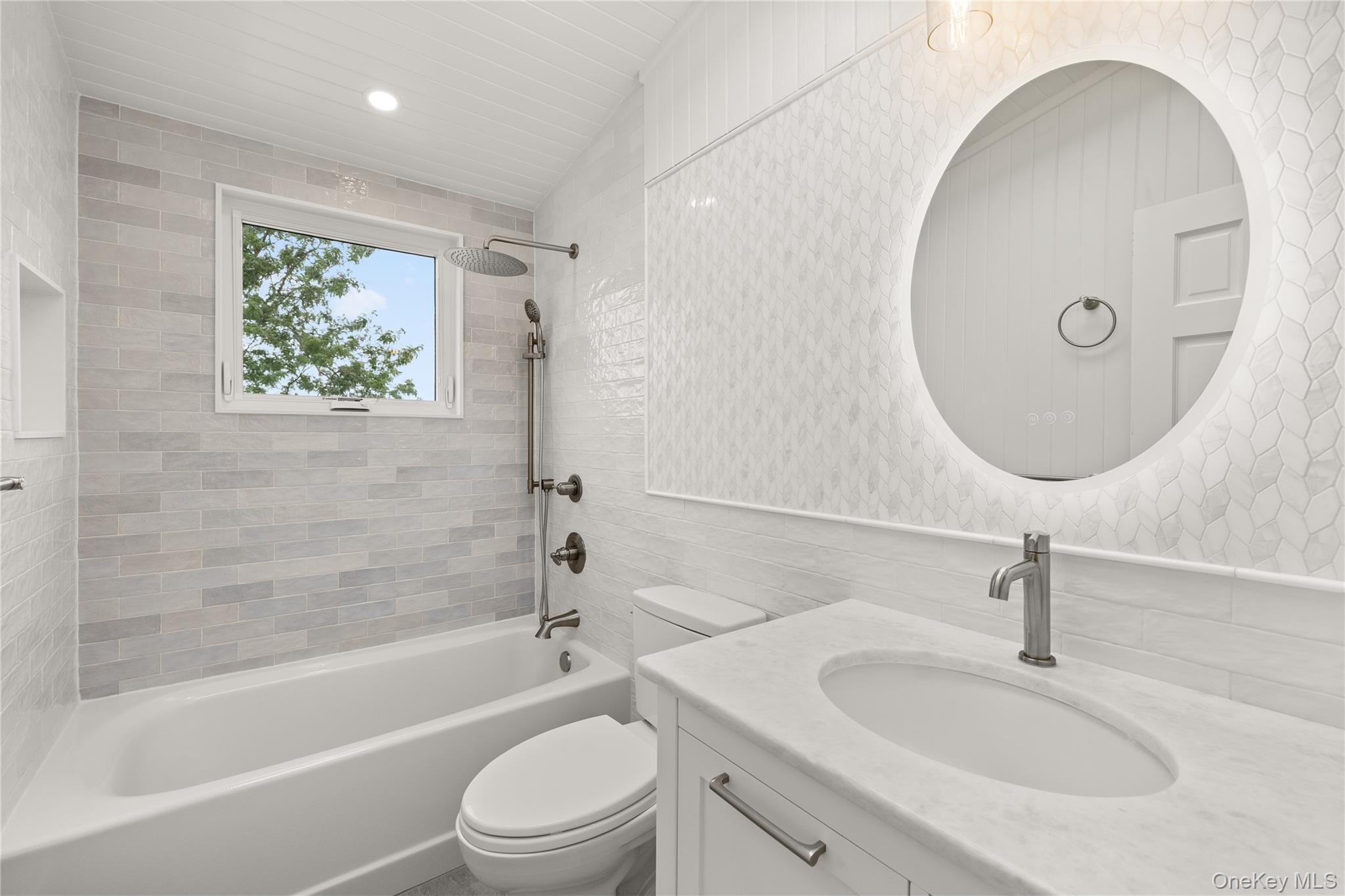 12 Bayview Avenue — photo 30