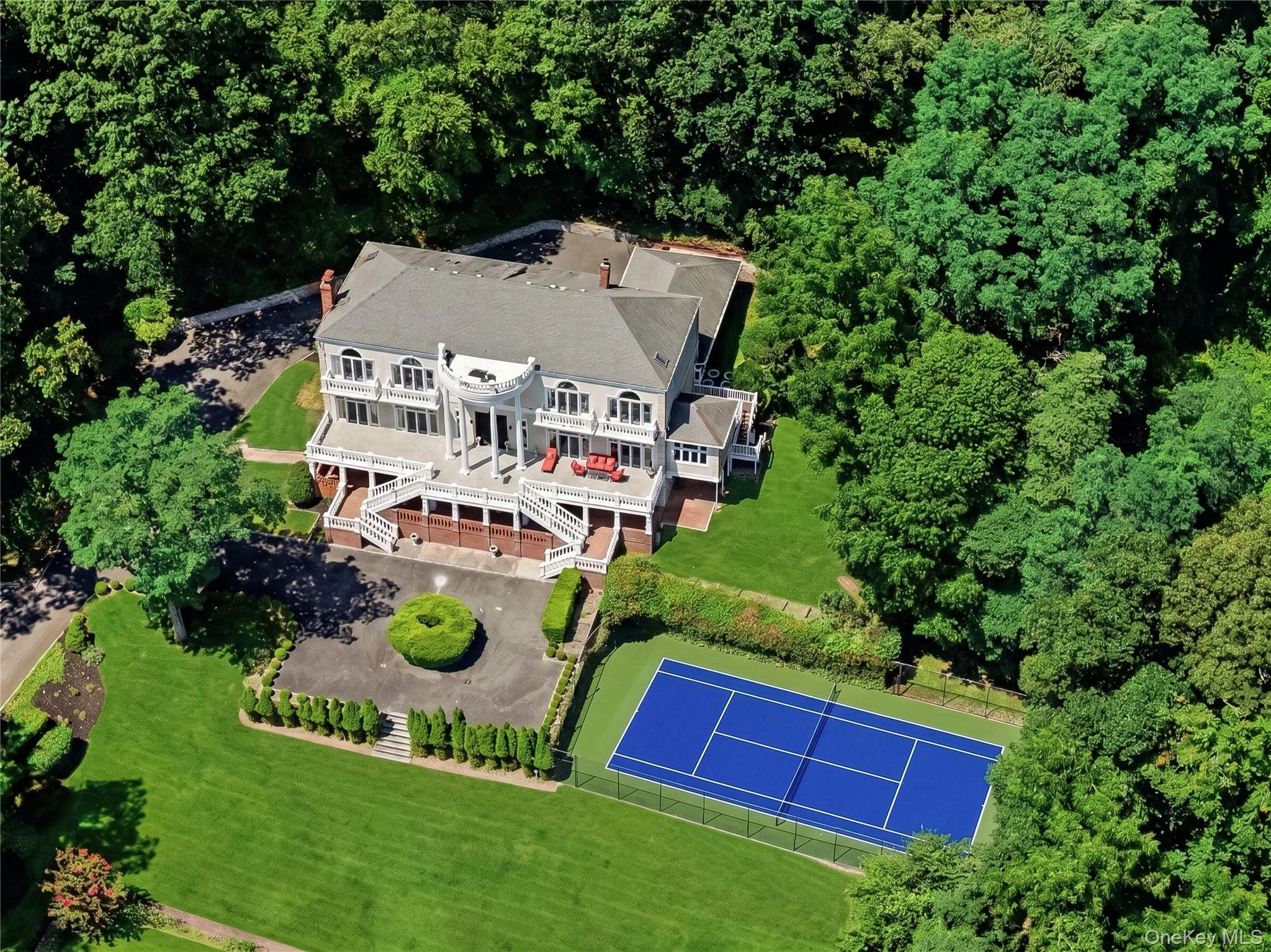 1007 Shore Road, Mill Neck
