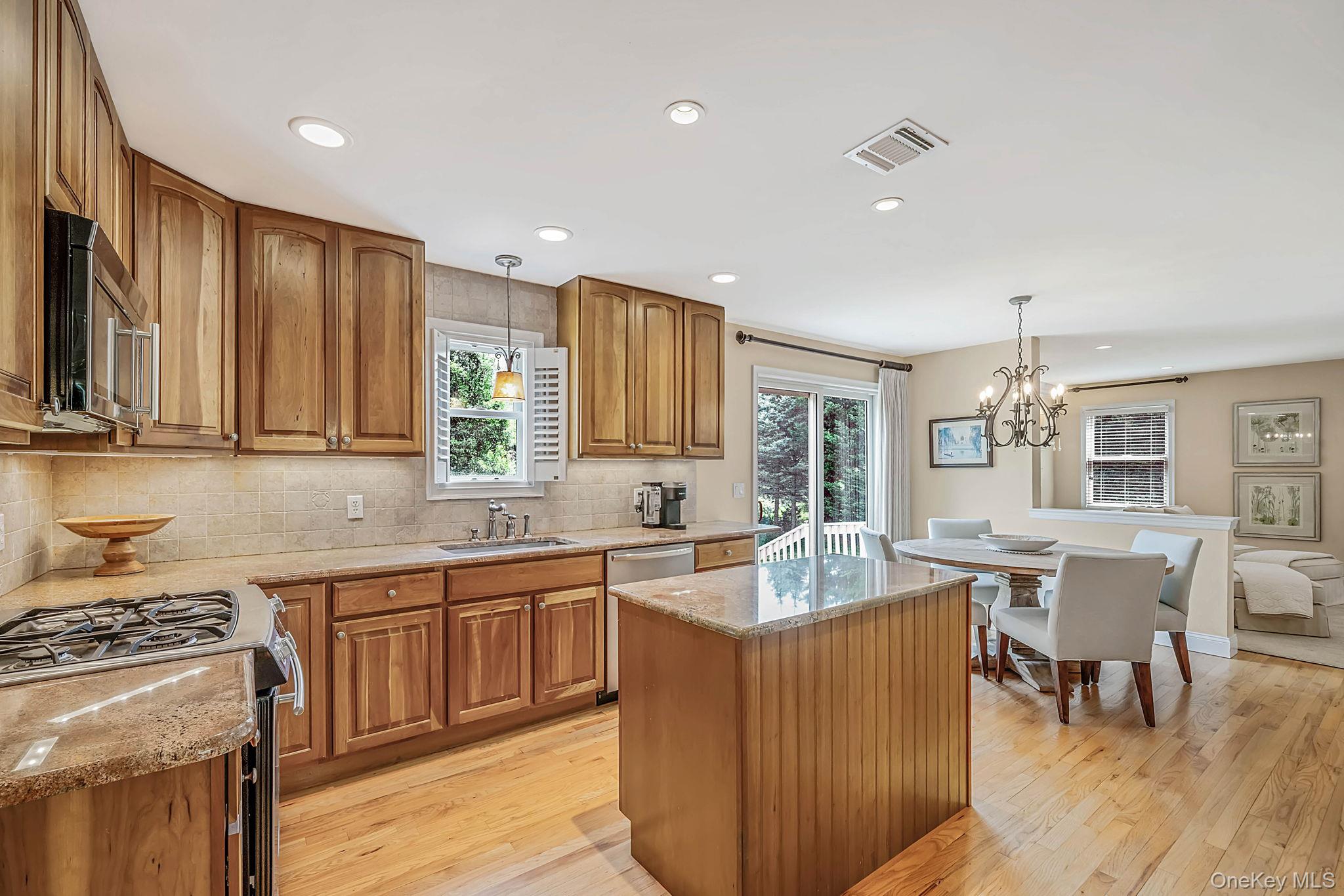 26 River Avenue — photo 11