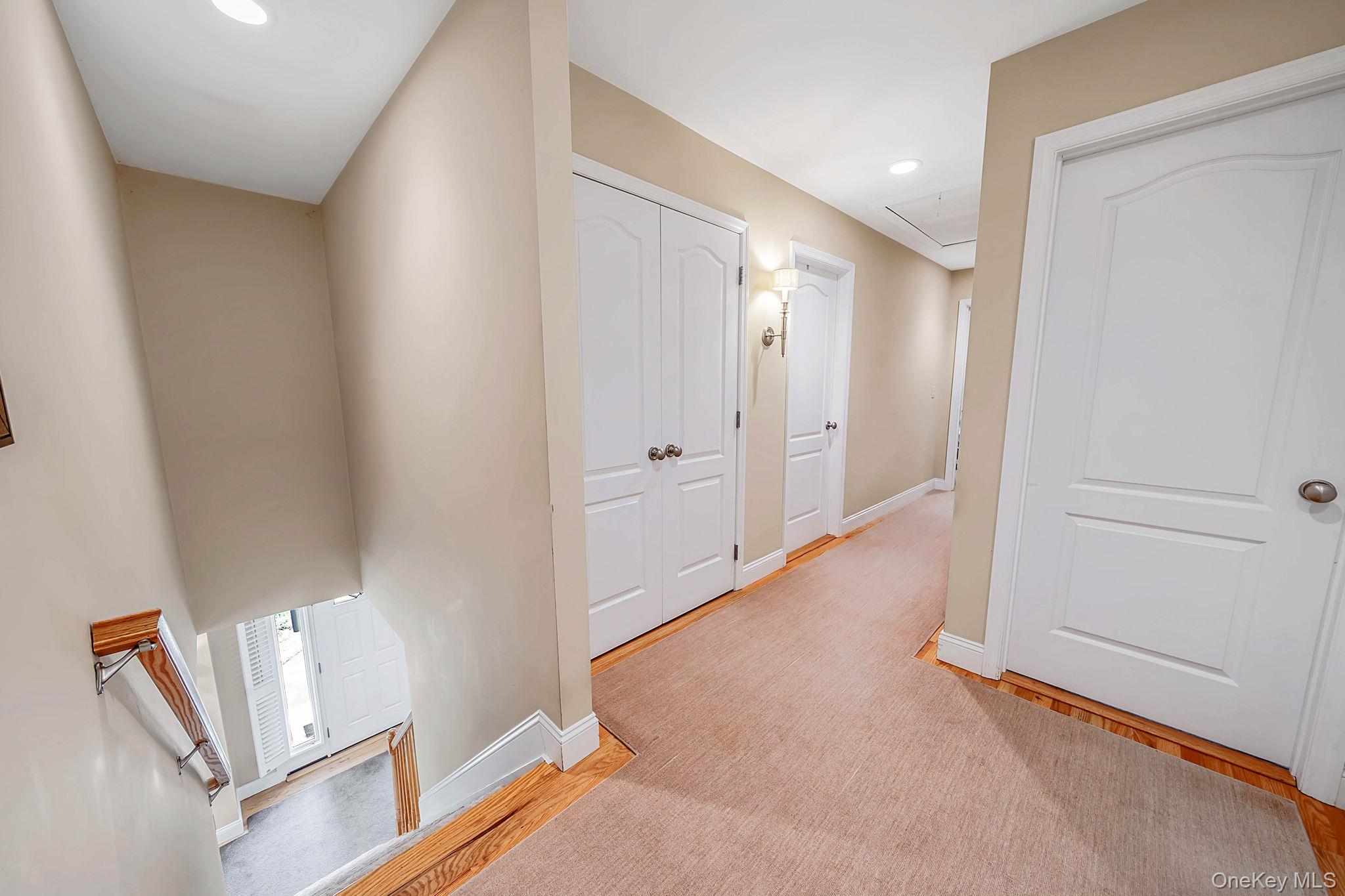 26 River Avenue — photo 18