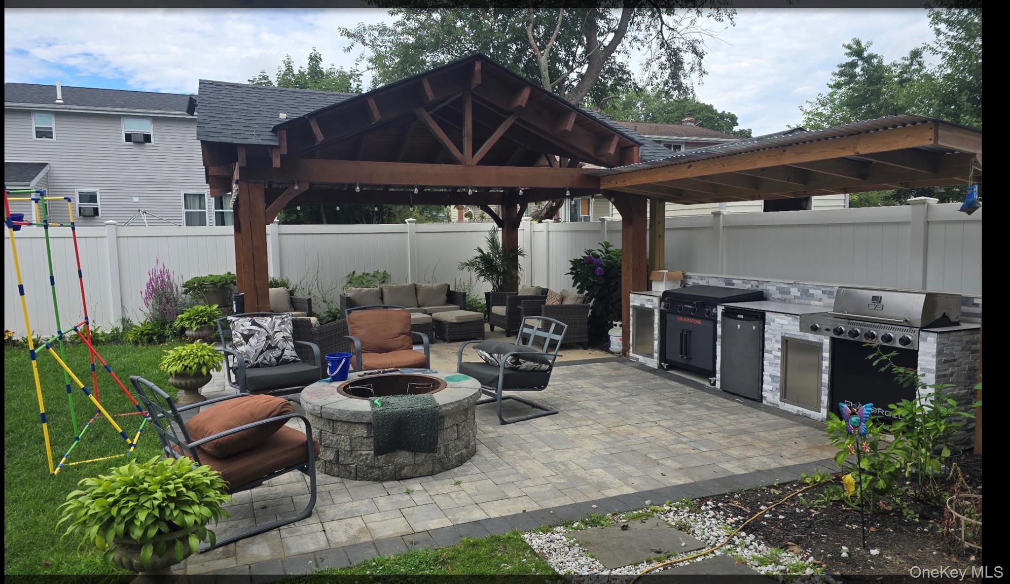 353 Barleau Street — photo 2