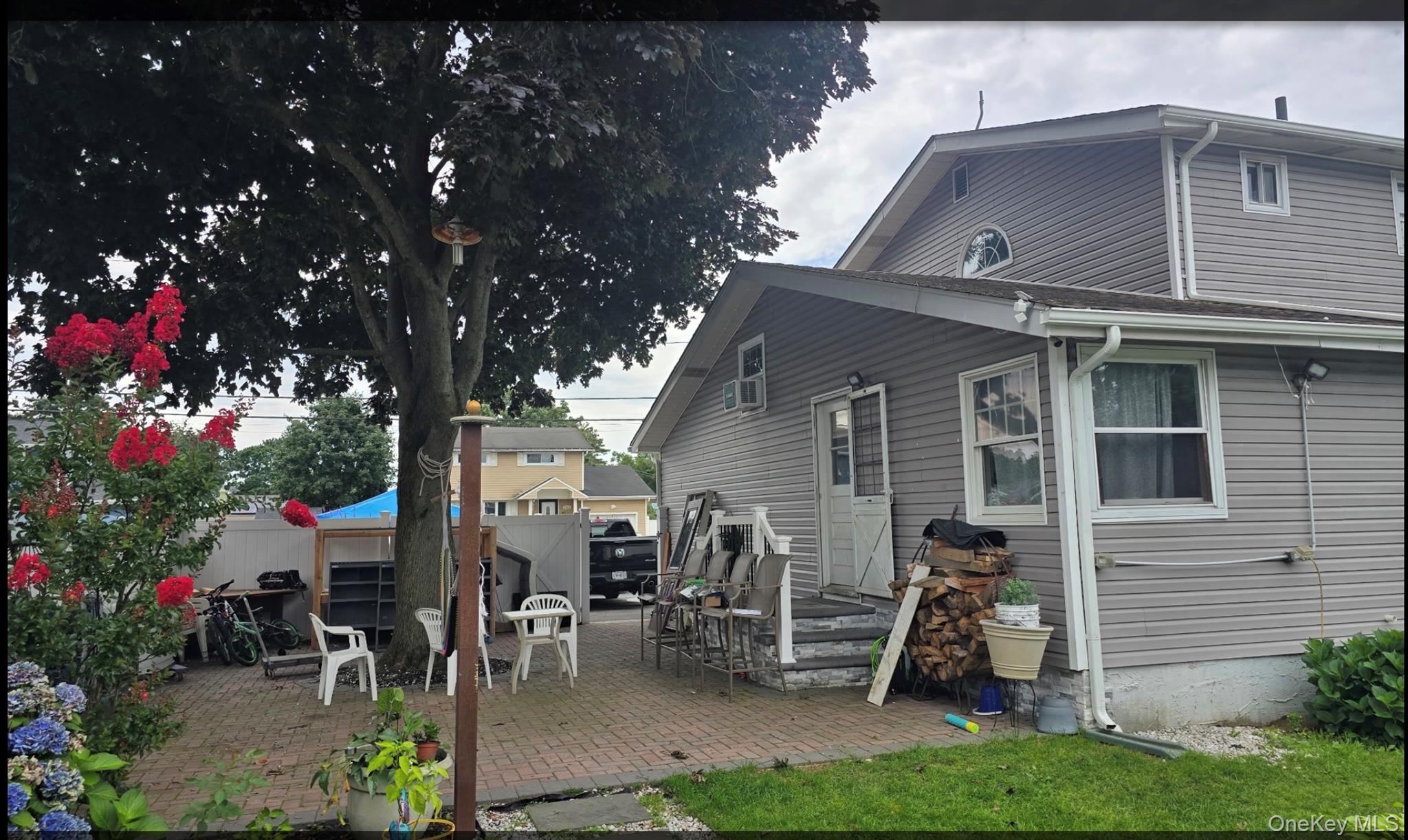 353 Barleau Street — photo 3