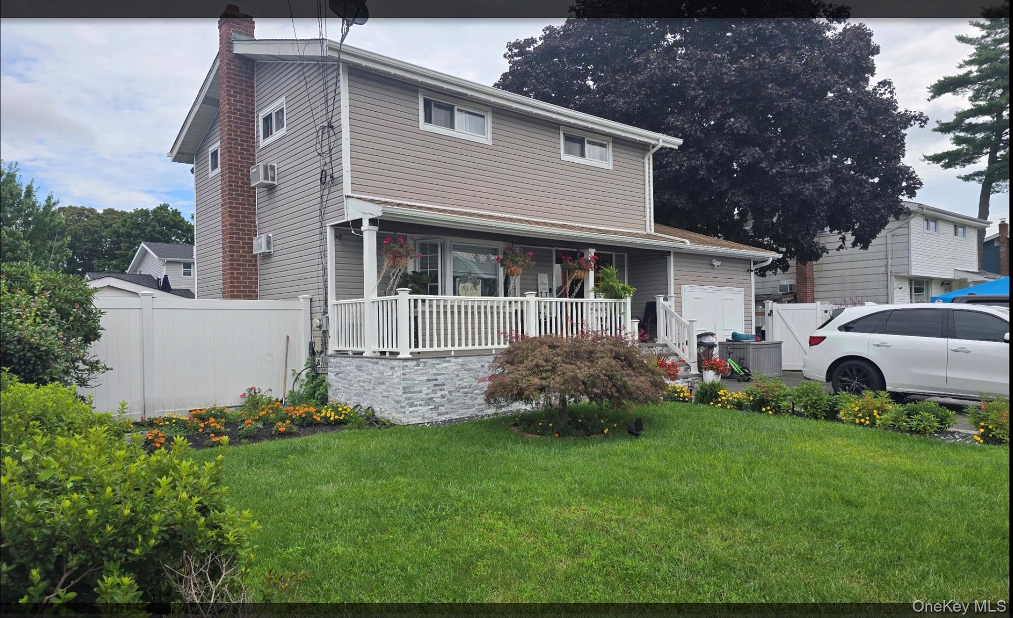 353 Barleau Street — photo 5