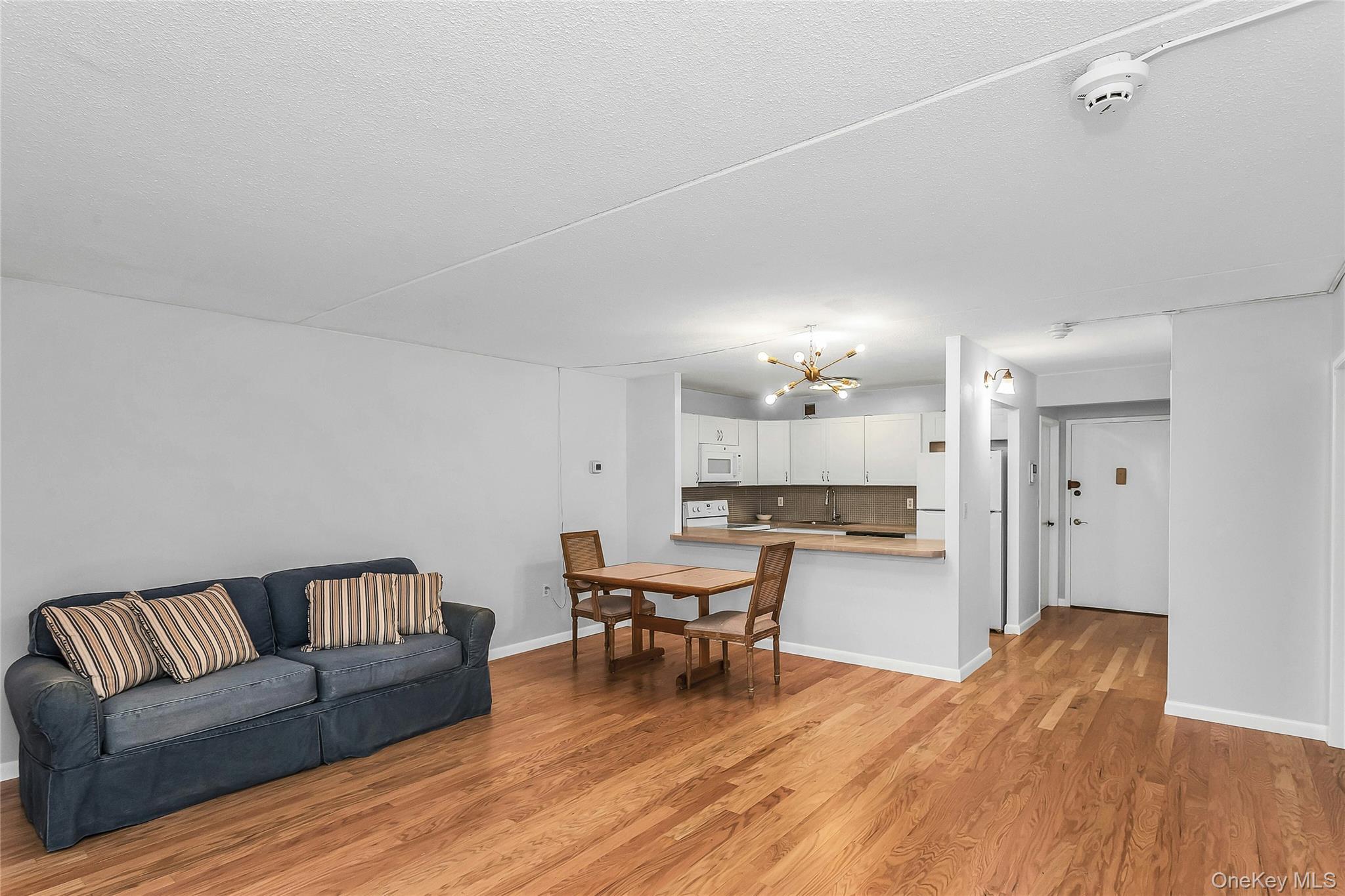 800 Willis Avenue #105 — photo 5