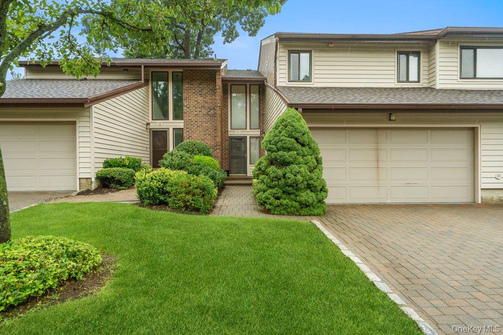 11 Maple Run Drive, Jericho