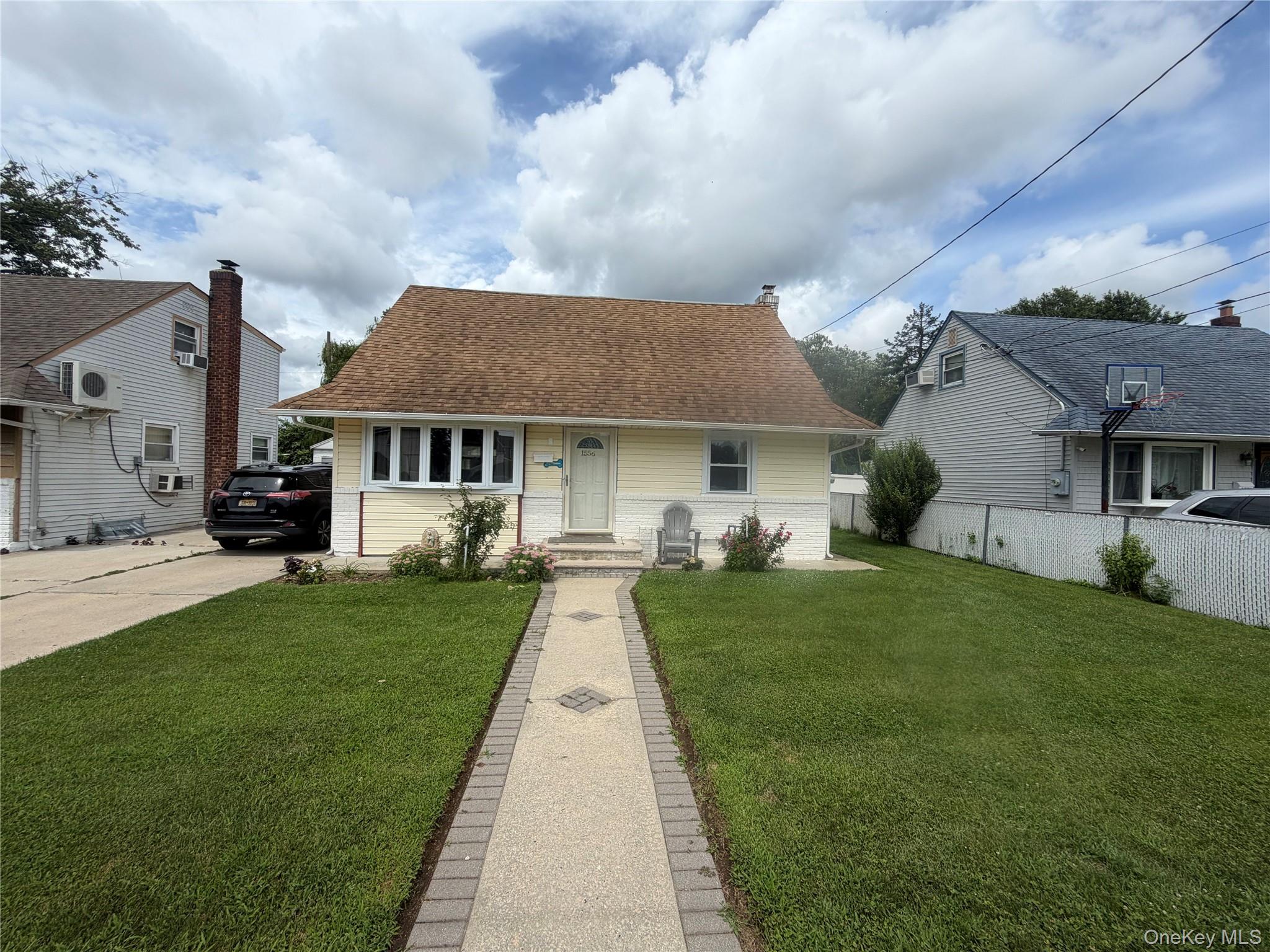 1556 Adams Street, Elmont