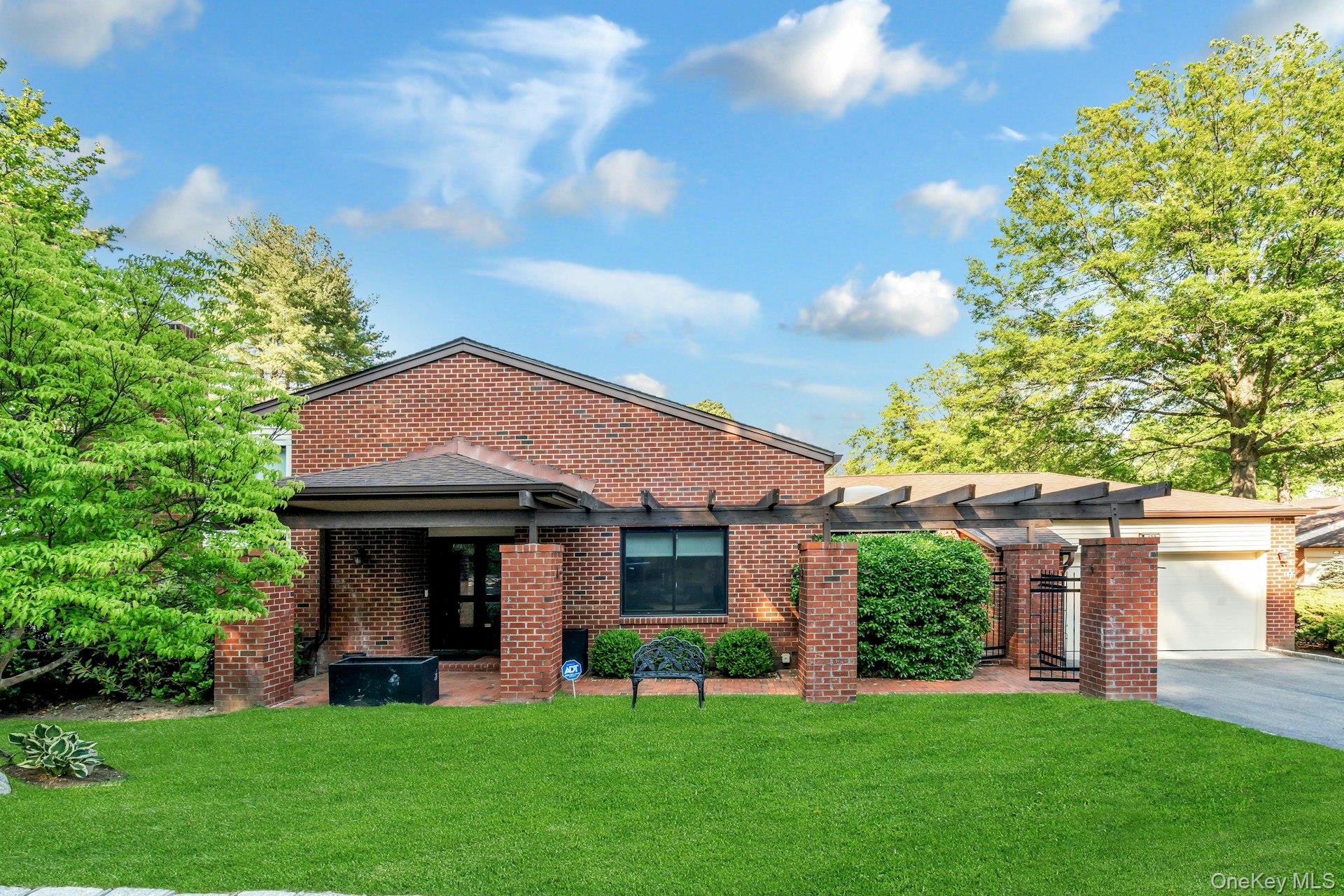 177 Gannet Court #Belaire, Manhasset