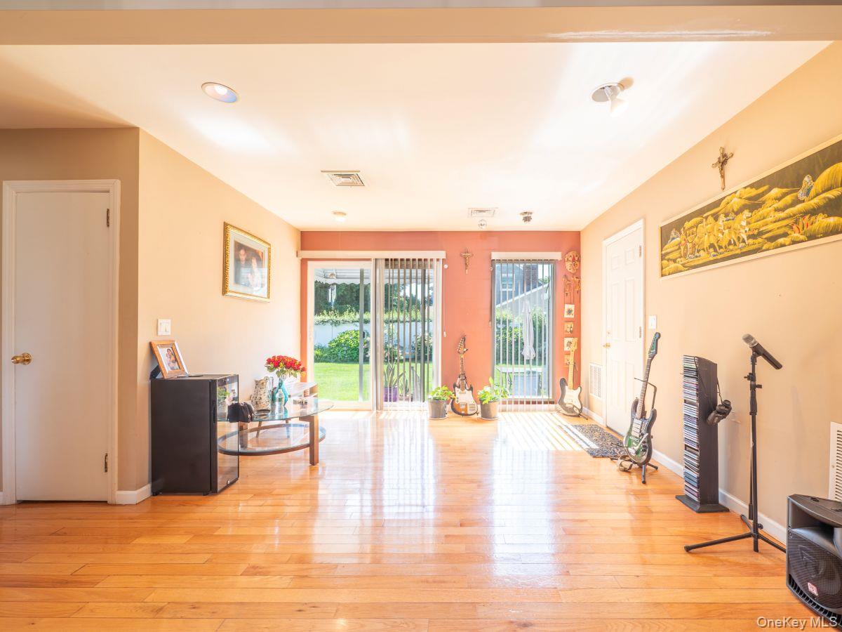 295 Ivy Avenue — photo 4