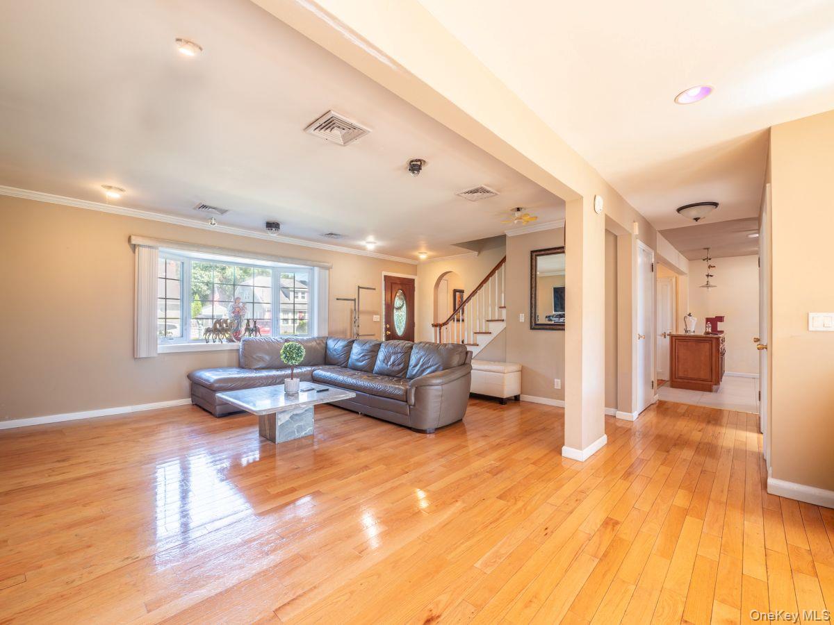 295 Ivy Avenue — photo 5