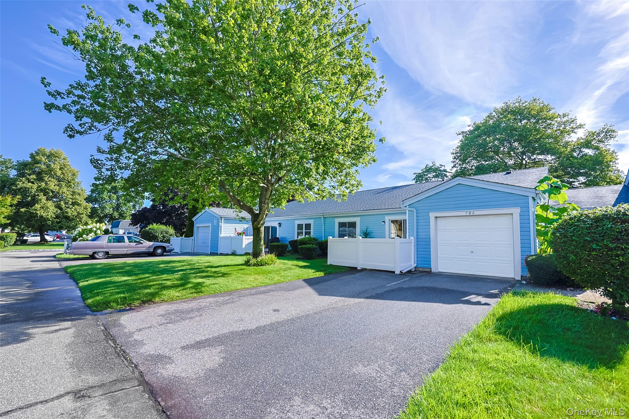 708 Cabot Court #708, Saint James