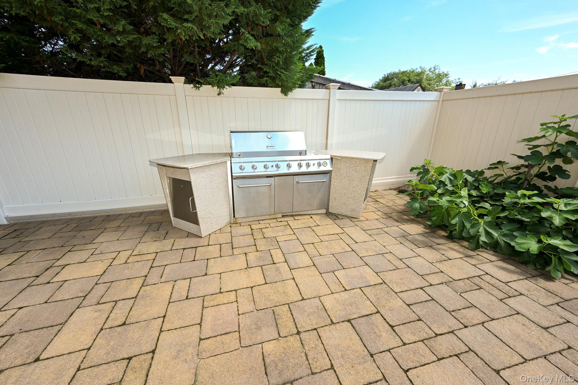 859 Maloon Avenue — photo 35