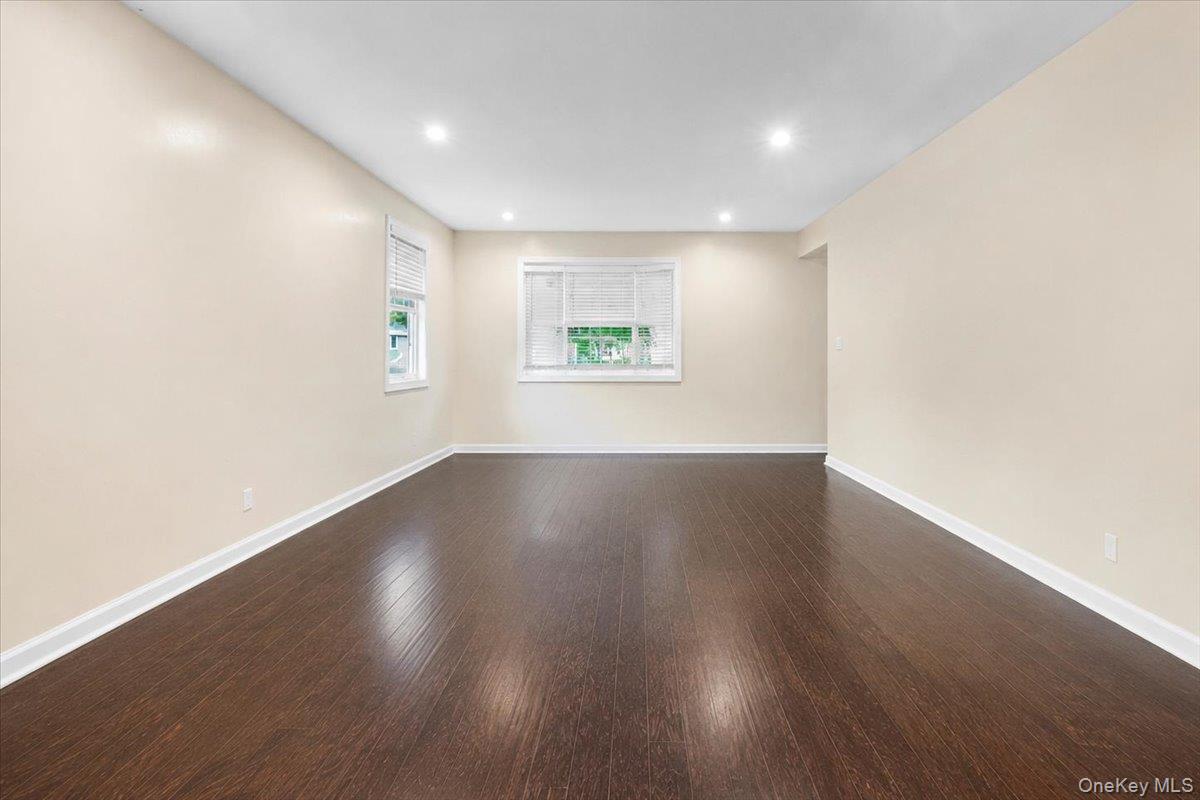 571 Park Avenue — photo 18