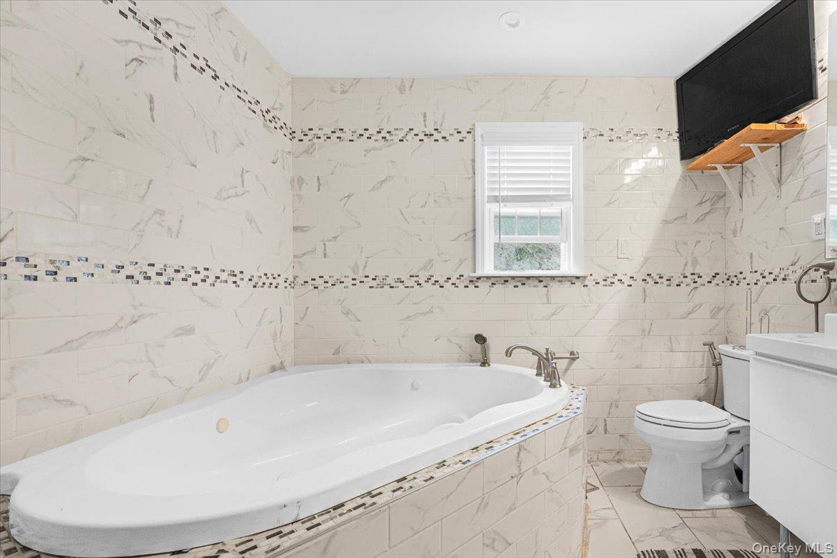 571 Park Avenue — photo 19