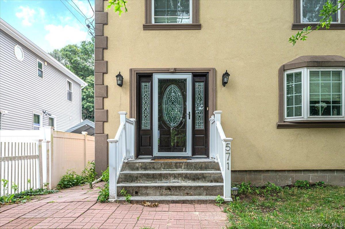 571 Park Avenue — photo 4