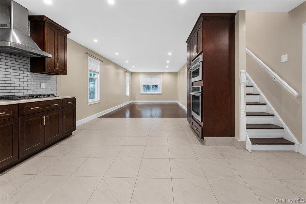 571 Park Avenue — photo 8