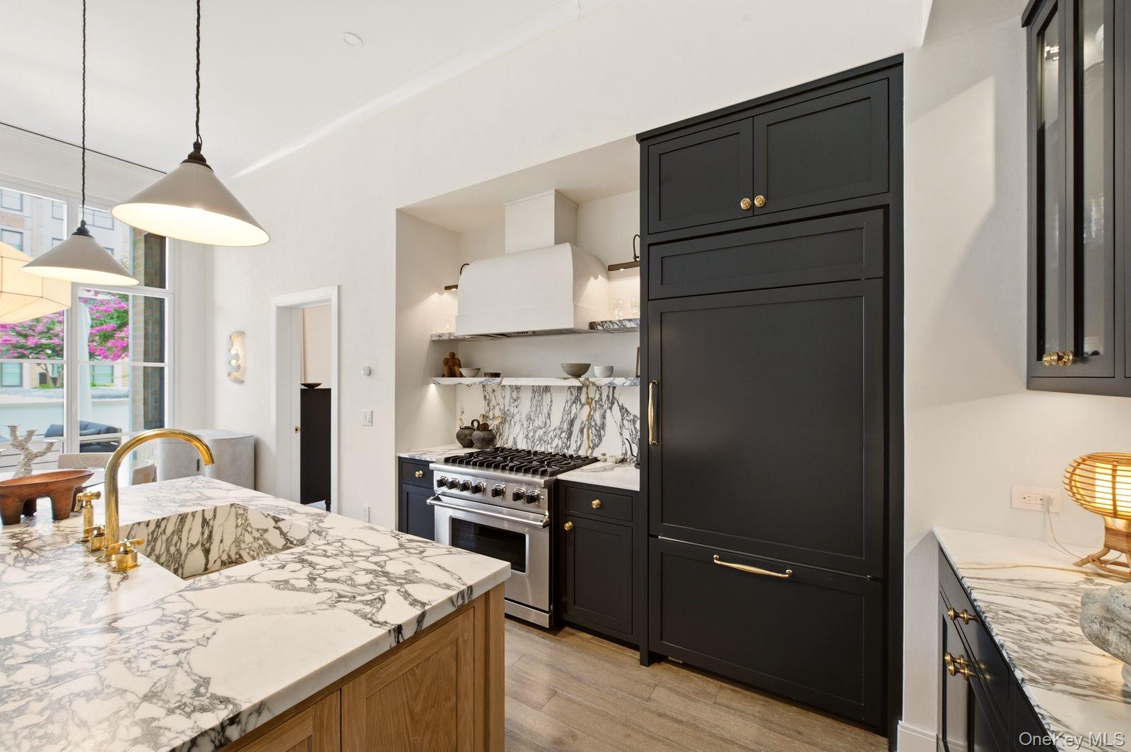 100 Garvies Point Road #1007 — photo 2