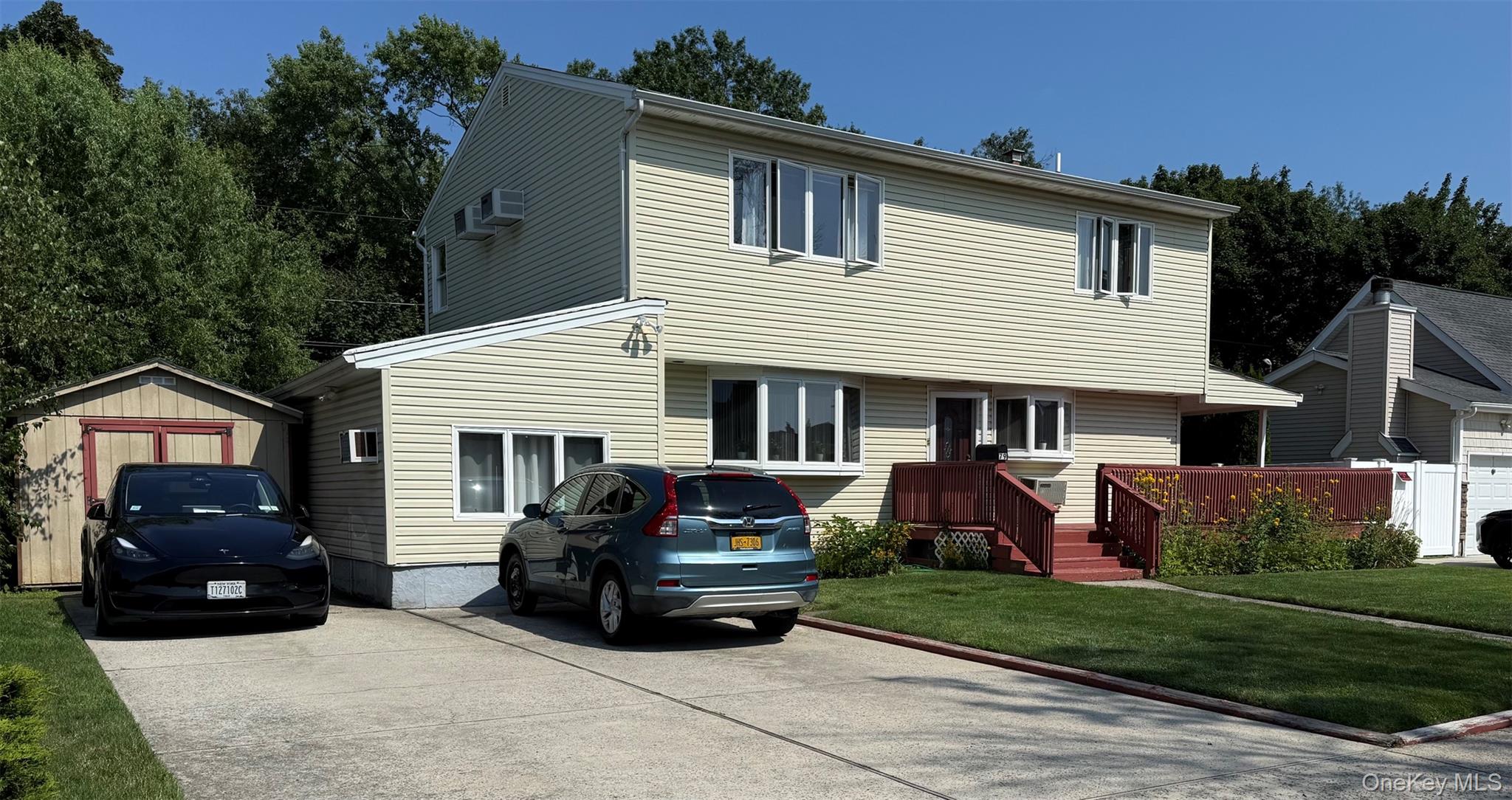 79 Elizabeth Drive — photo 2