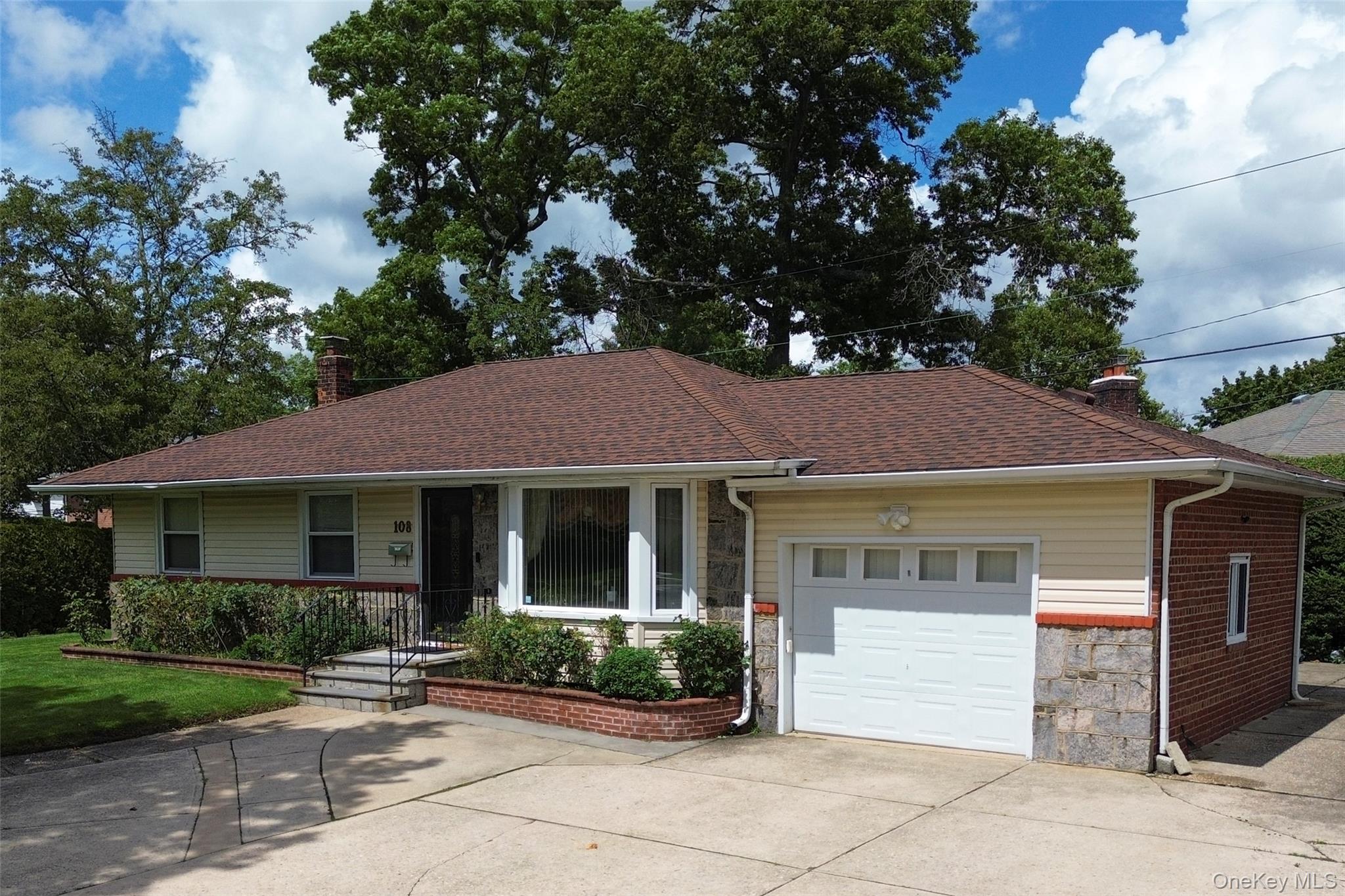 108 Marcus Avenue — photo 3