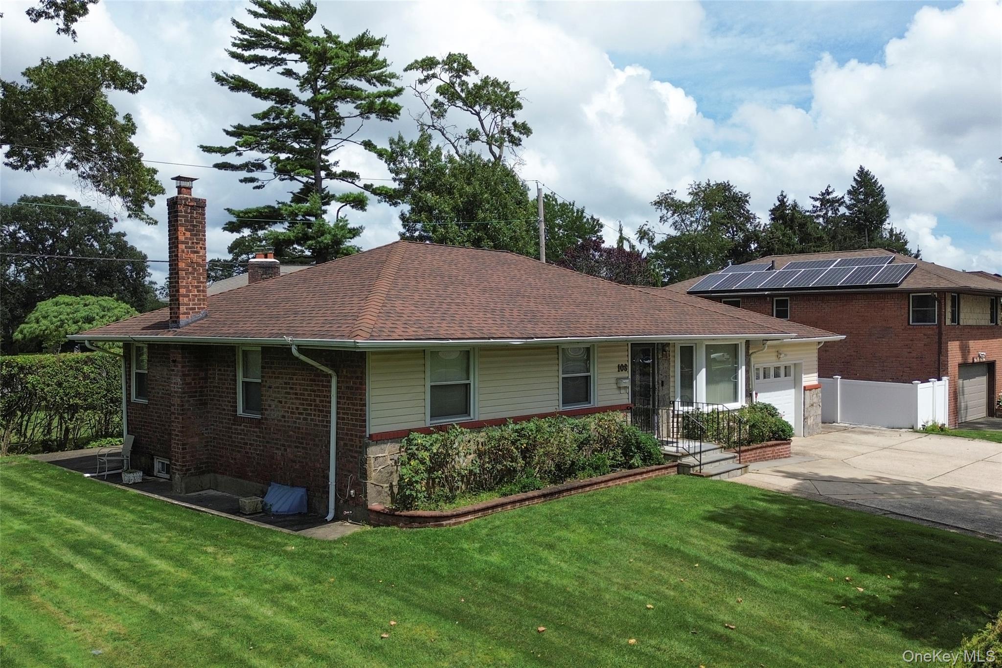108 Marcus Avenue — photo 4