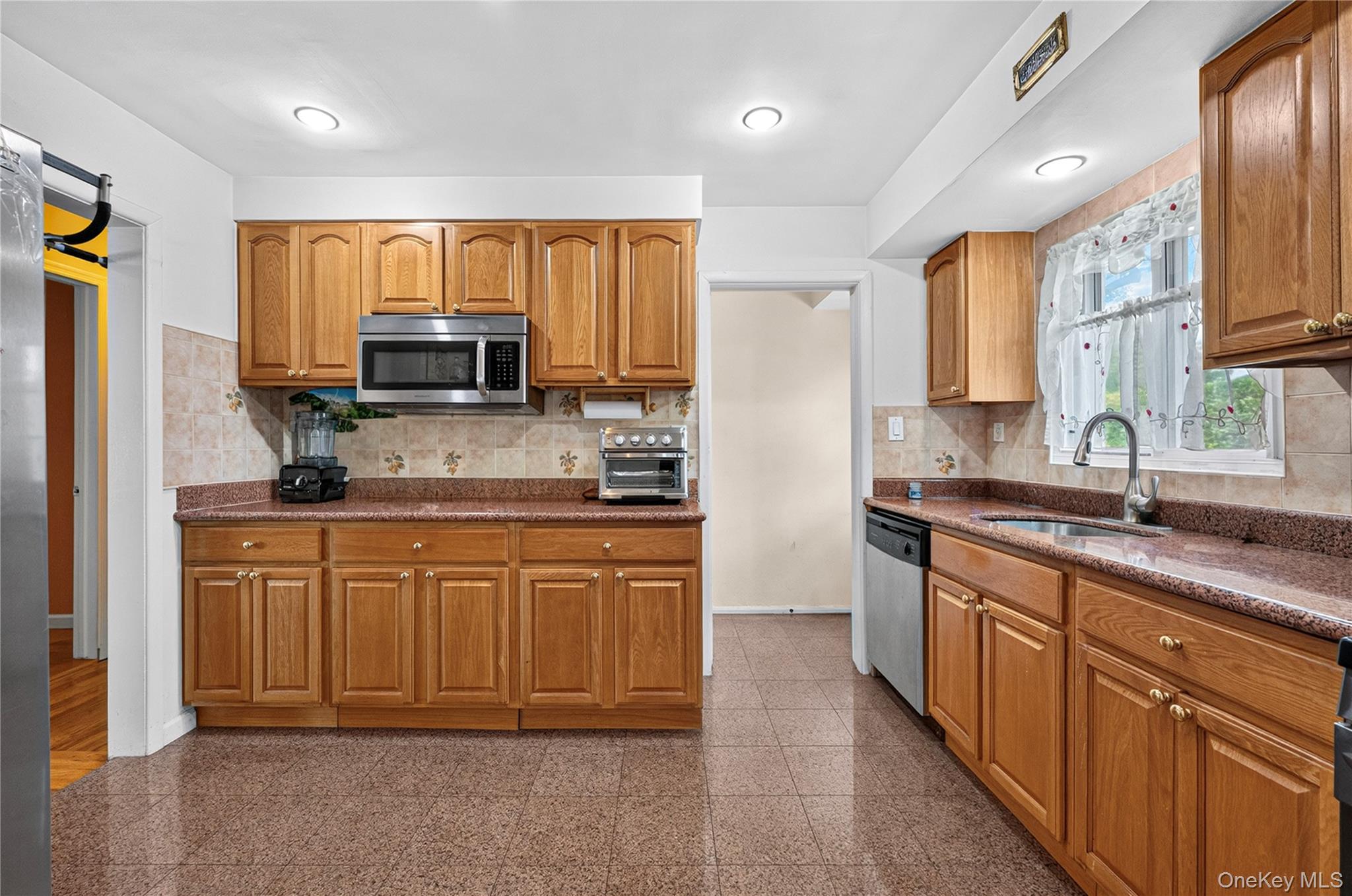 108 Marcus Avenue — photo 10