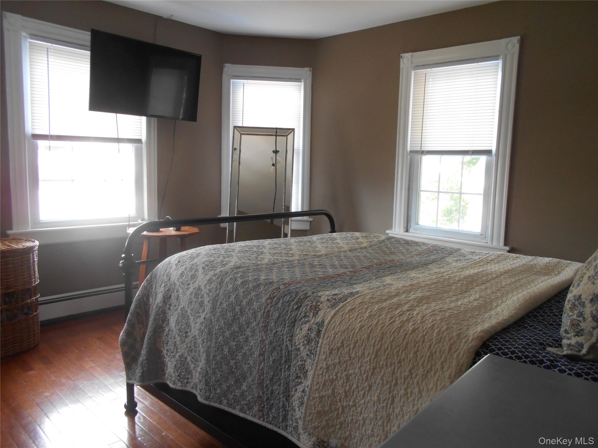 28 Centre Avenue — photo 15